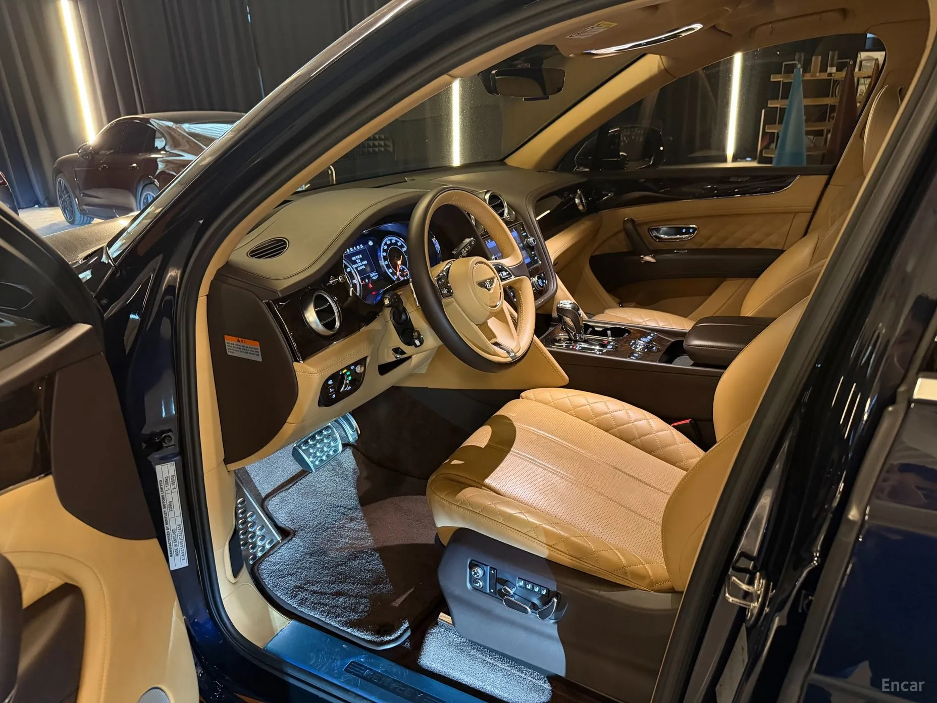 Bentley Bentayga превью 10