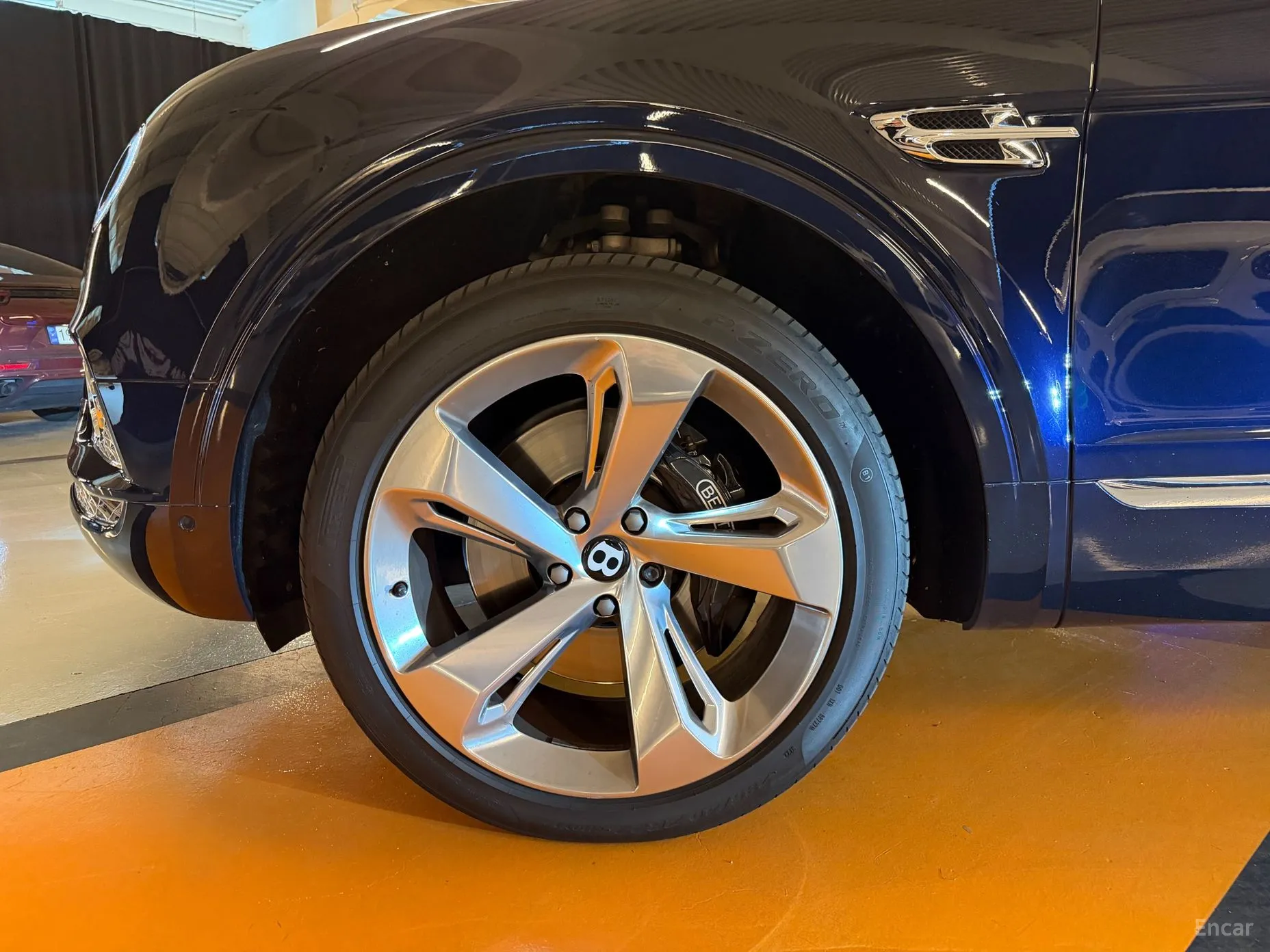Bentley Bentayga превью 7