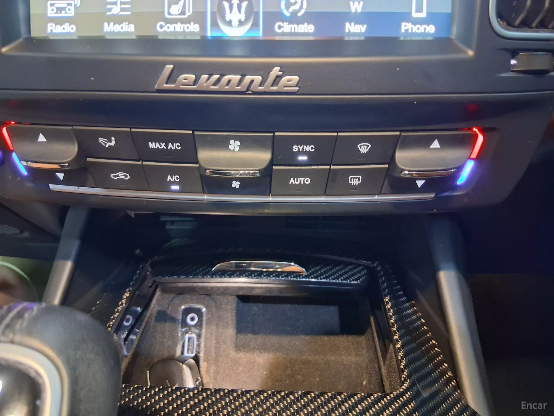 Maserati Levante превью 15