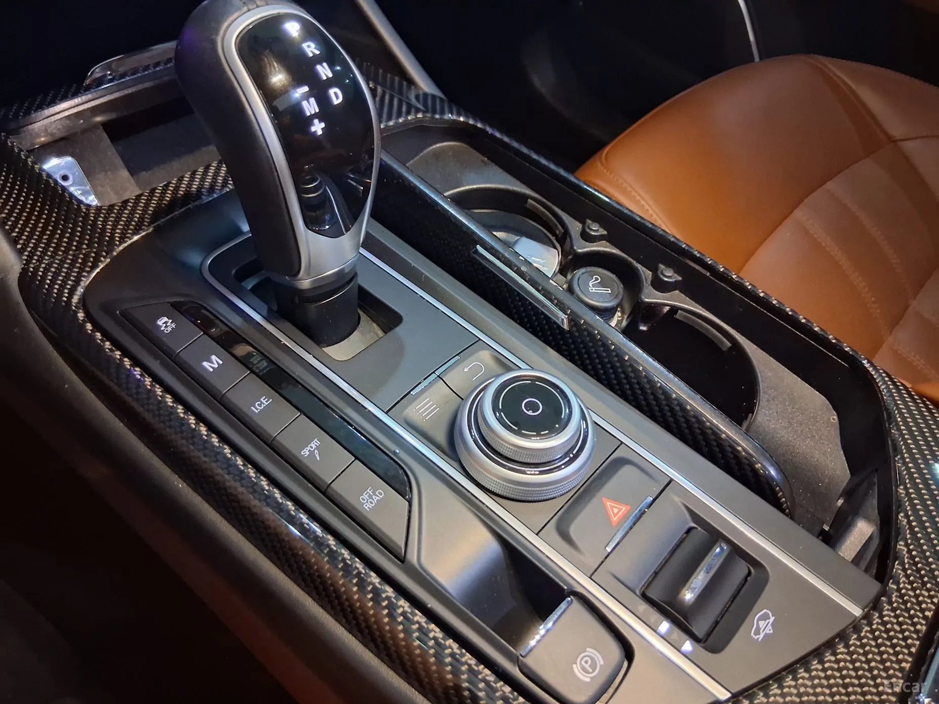 Maserati Levante превью 16