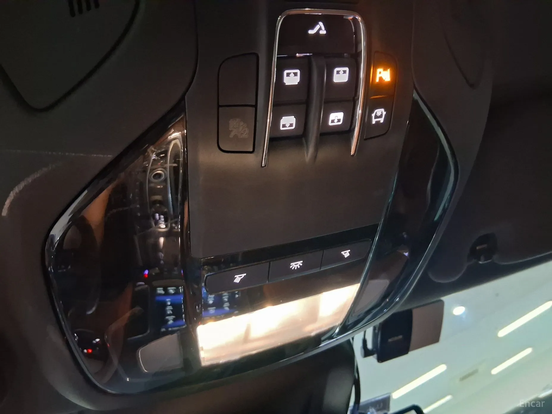 Maserati Levante превью 17