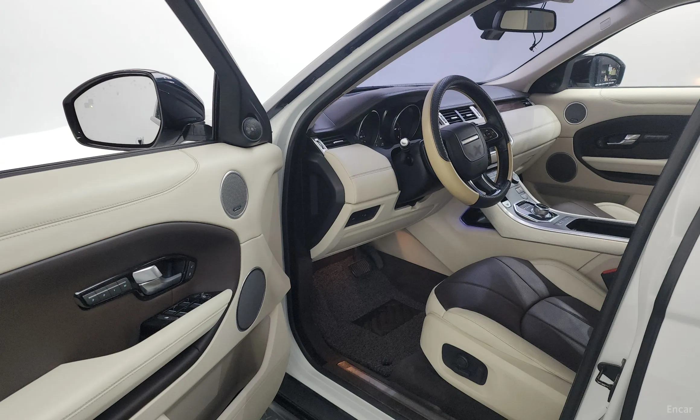 Land Rover Range Rover Evoque превью 10