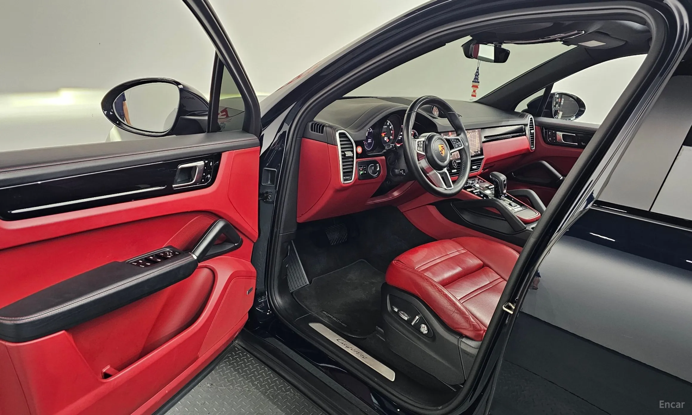 Porsche Cayenne (PO536) превью 10