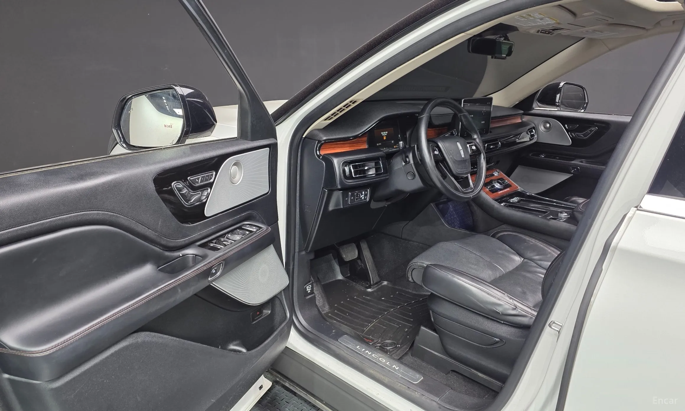 Lincoln Aviator 2nd Generation превью 10