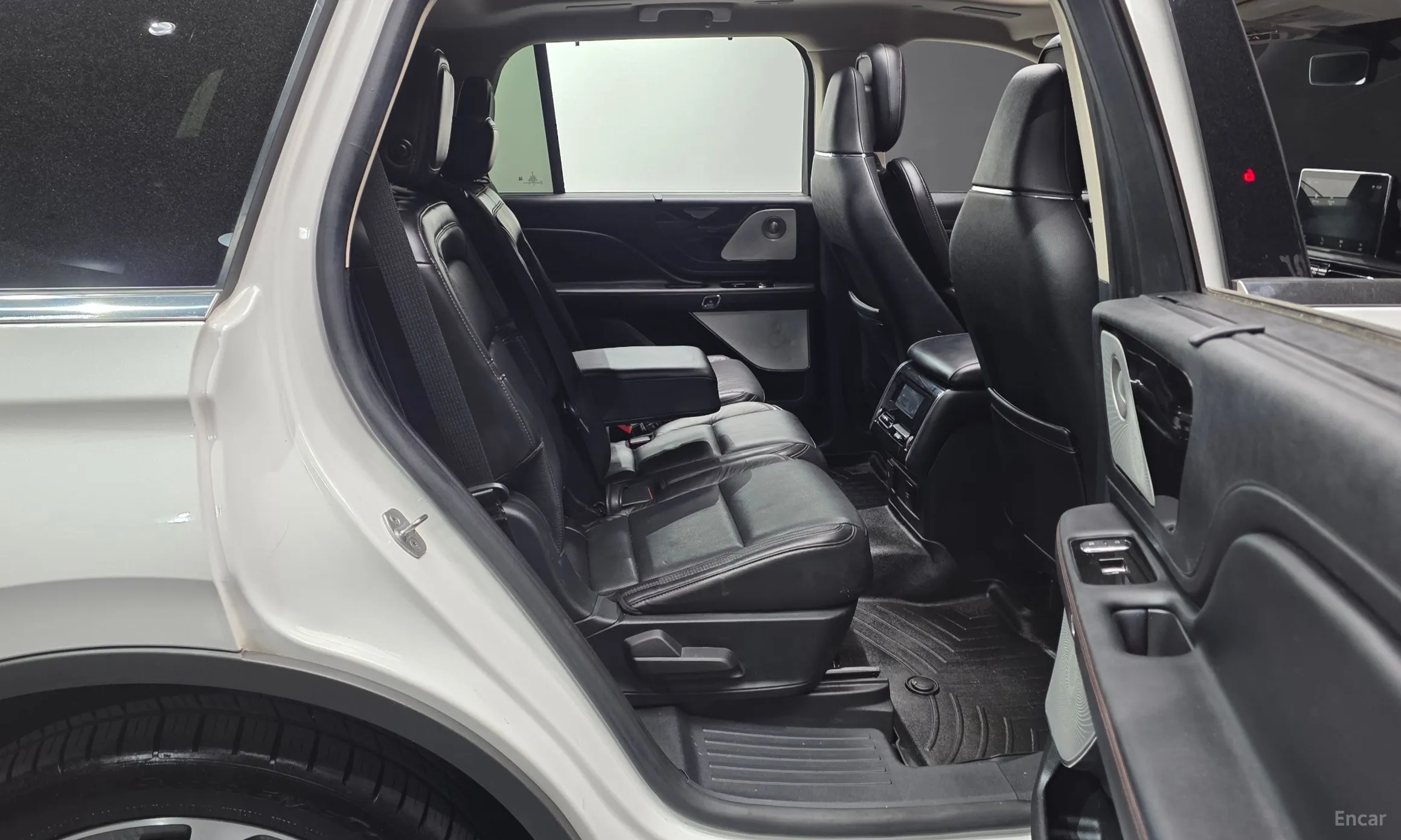 Lincoln Aviator 2nd Generation превью 11