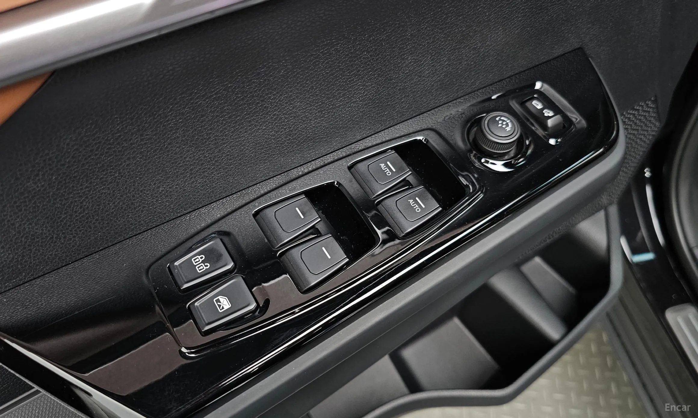 KG Mobility (SsangYong) Torres превью 20