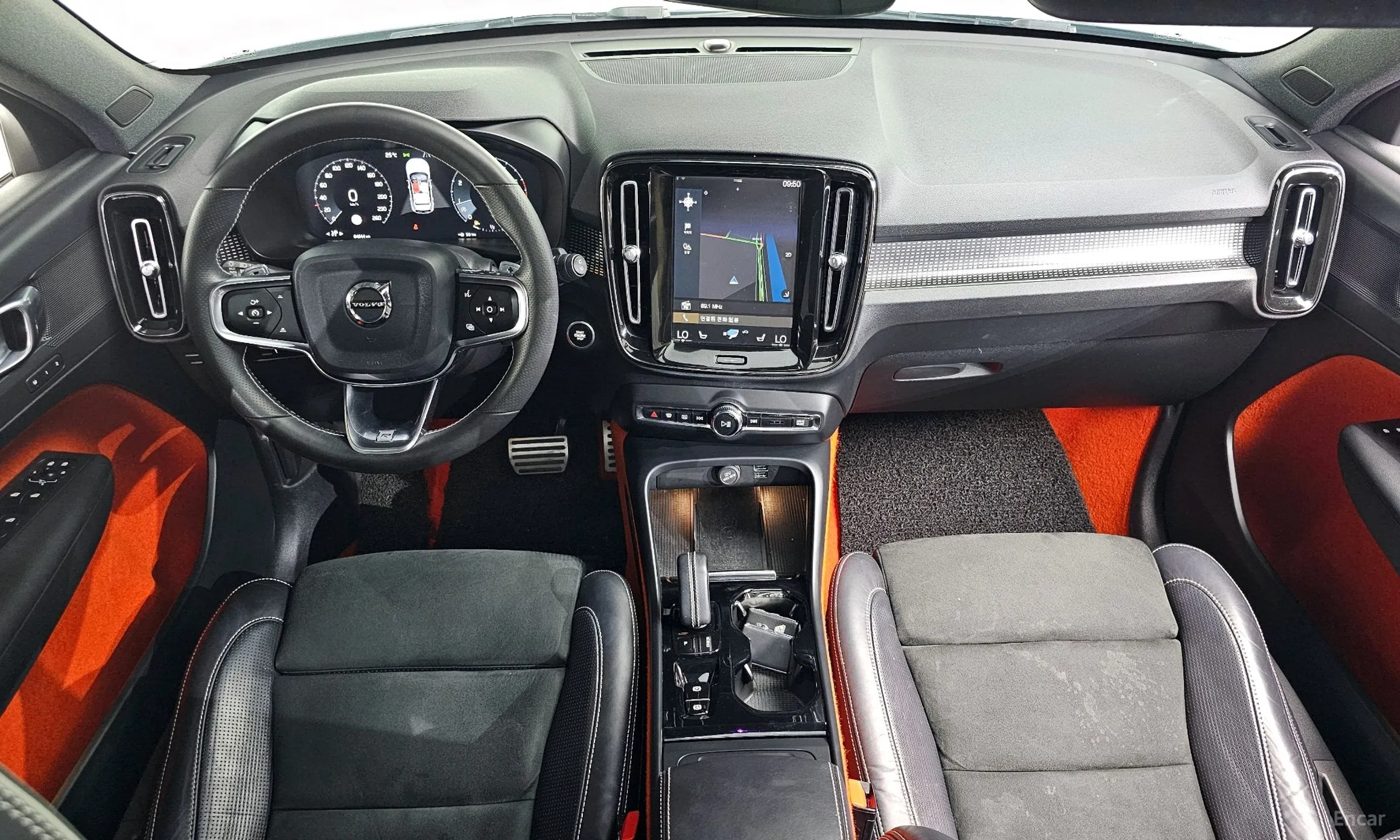 Volvo XC40 превью 7