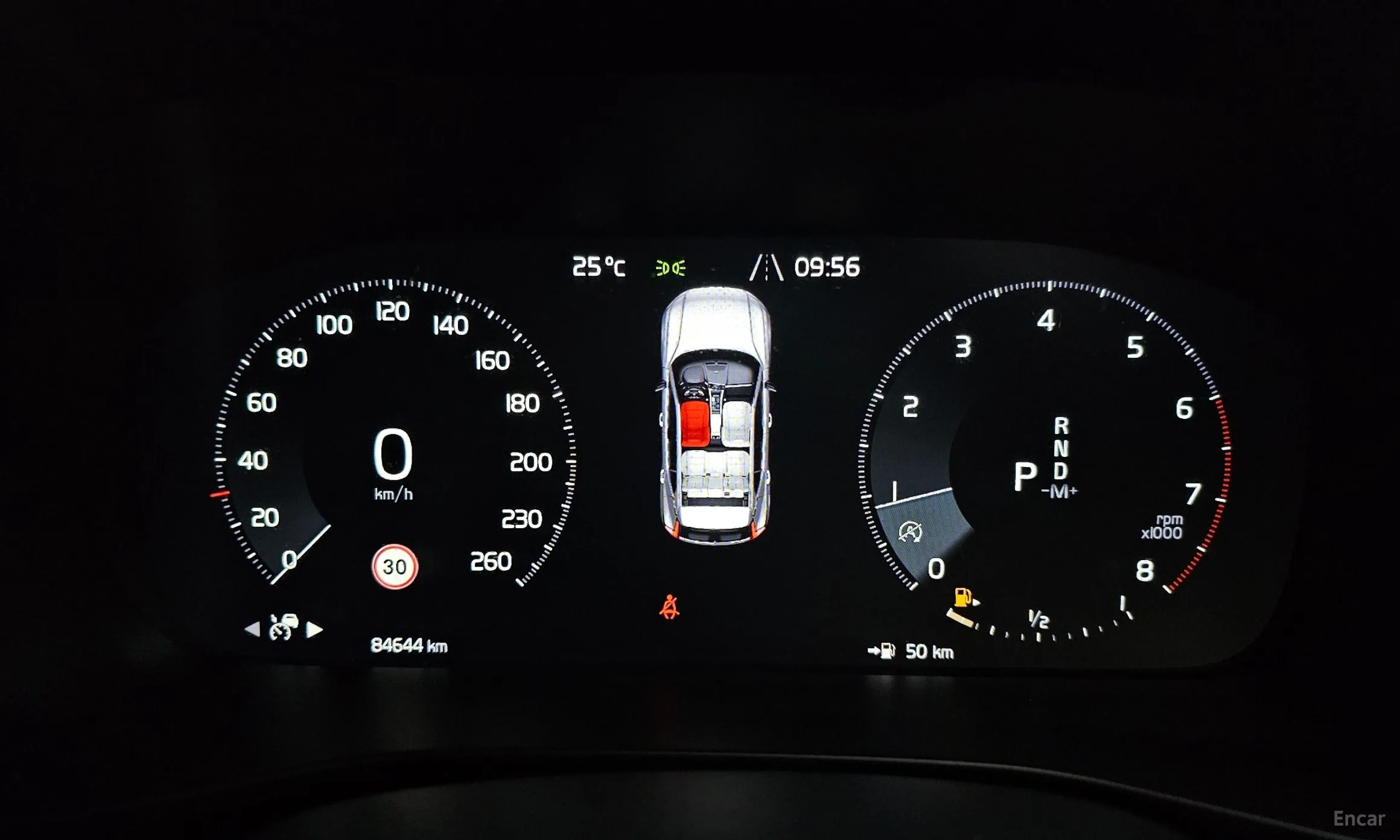 Volvo XC40 превью 8