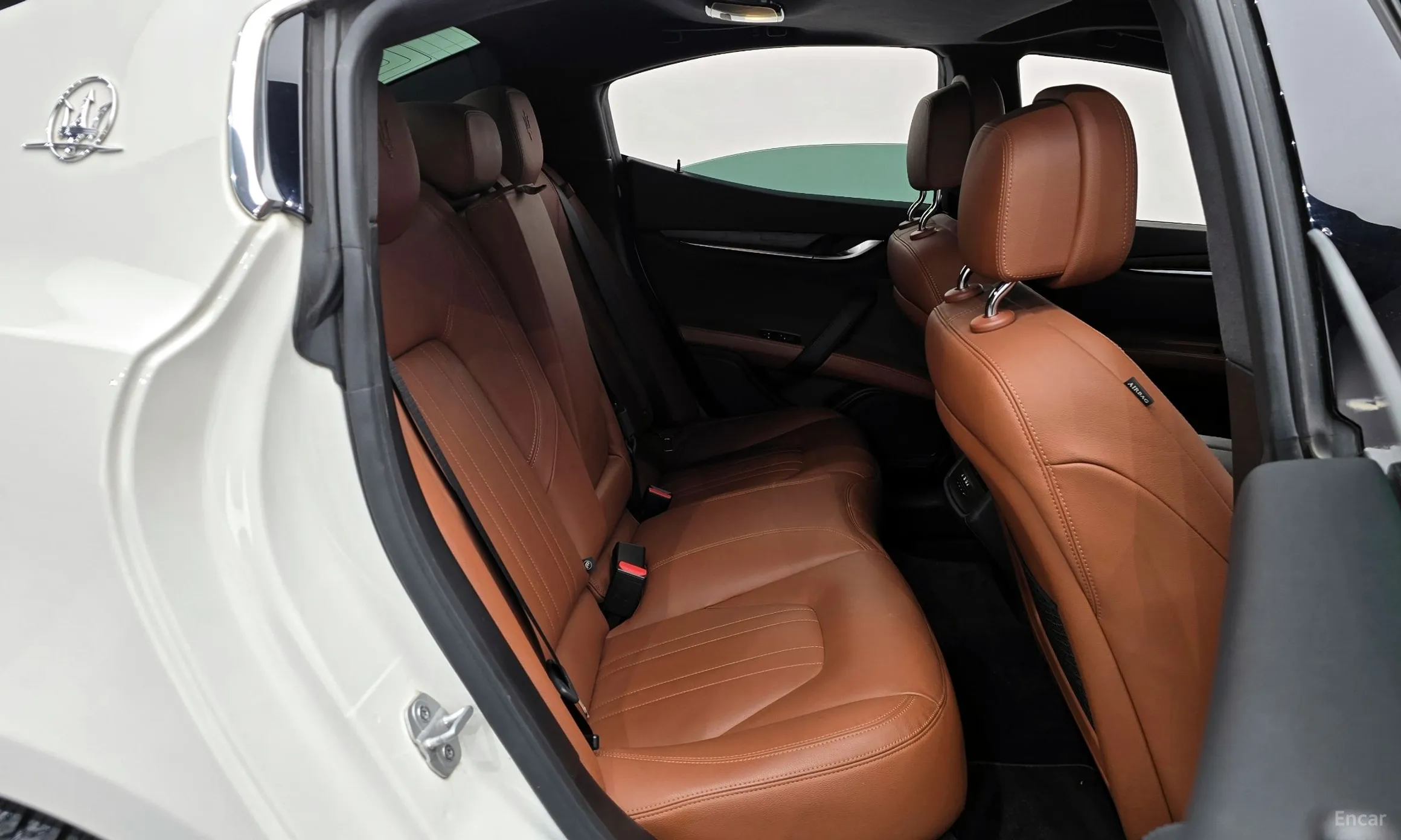 Maserati Ghibli превью 11