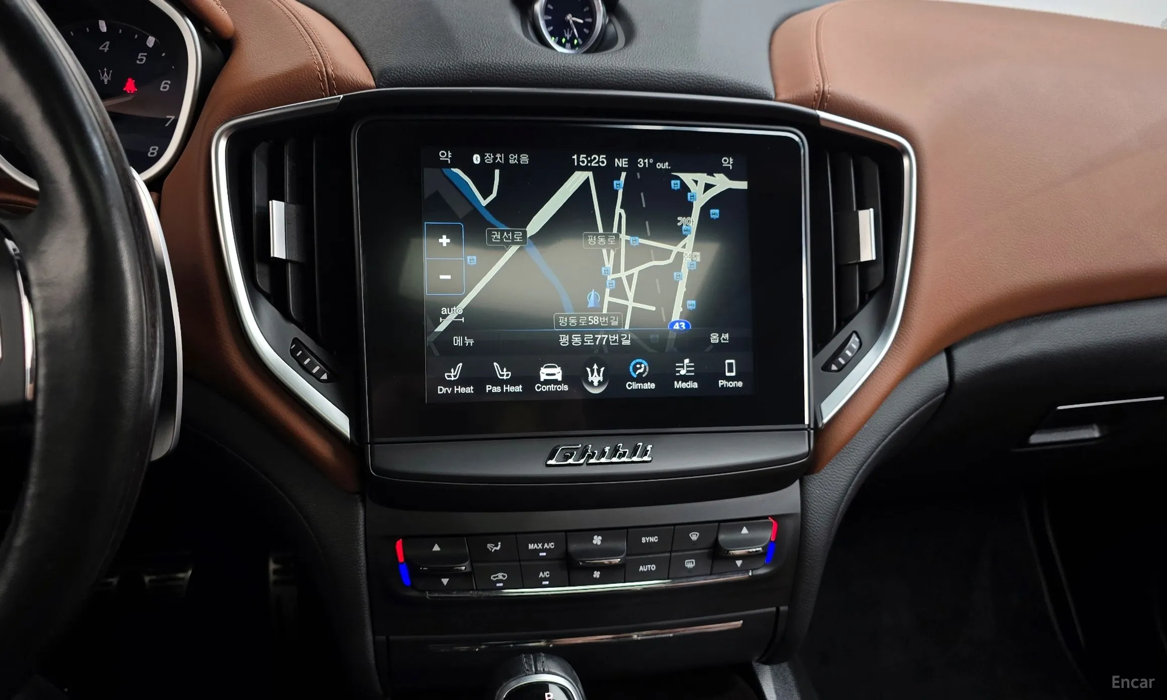 Maserati Ghibli превью 12