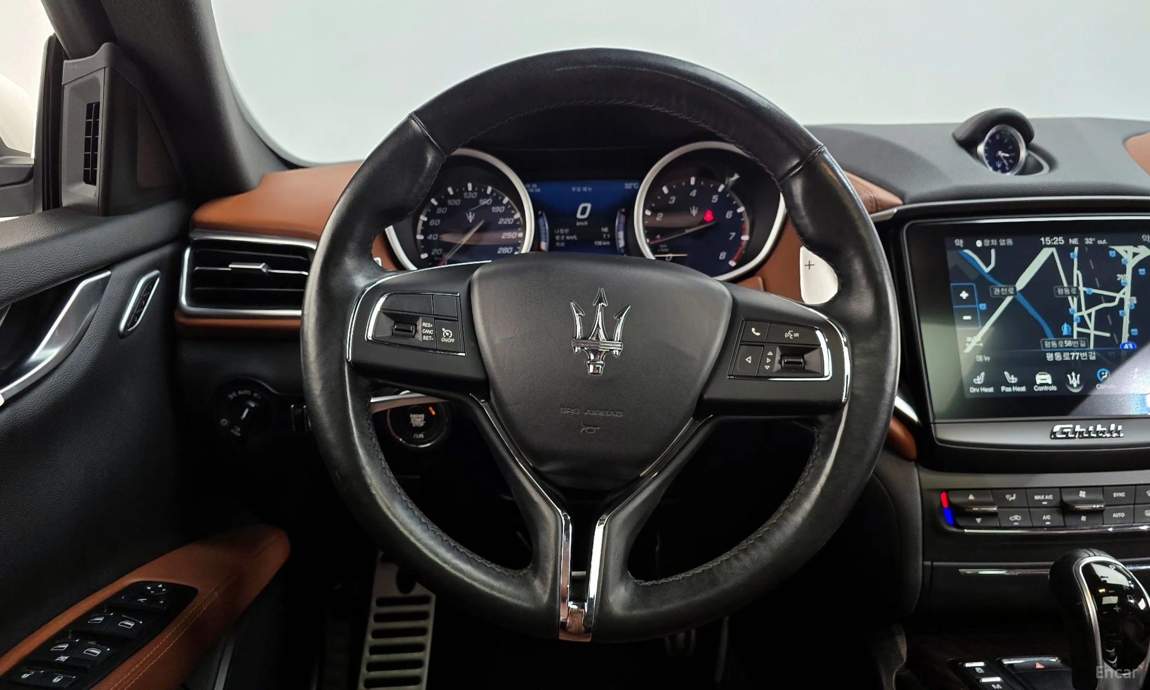 Maserati Ghibli превью 13