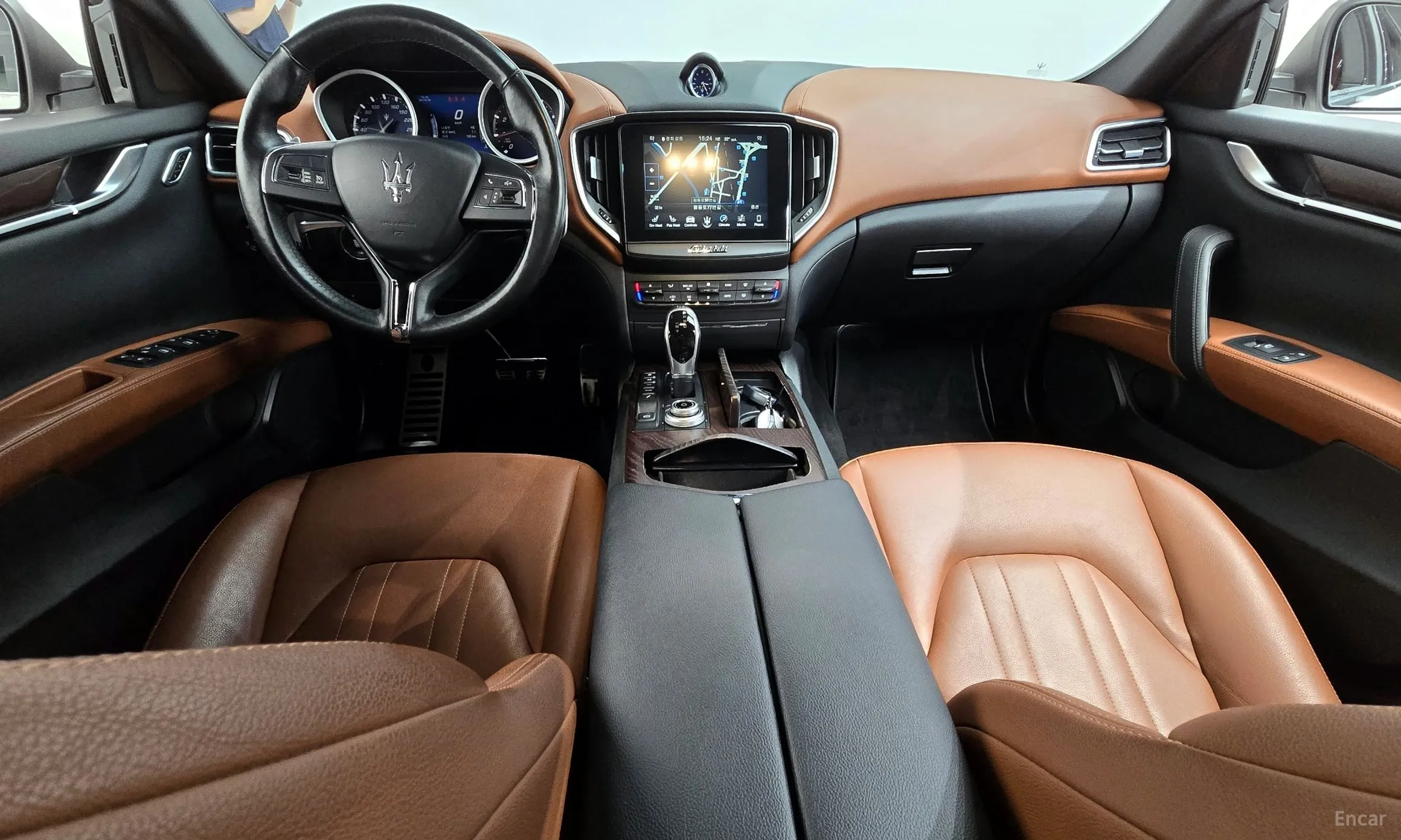 Maserati Ghibli превью 7