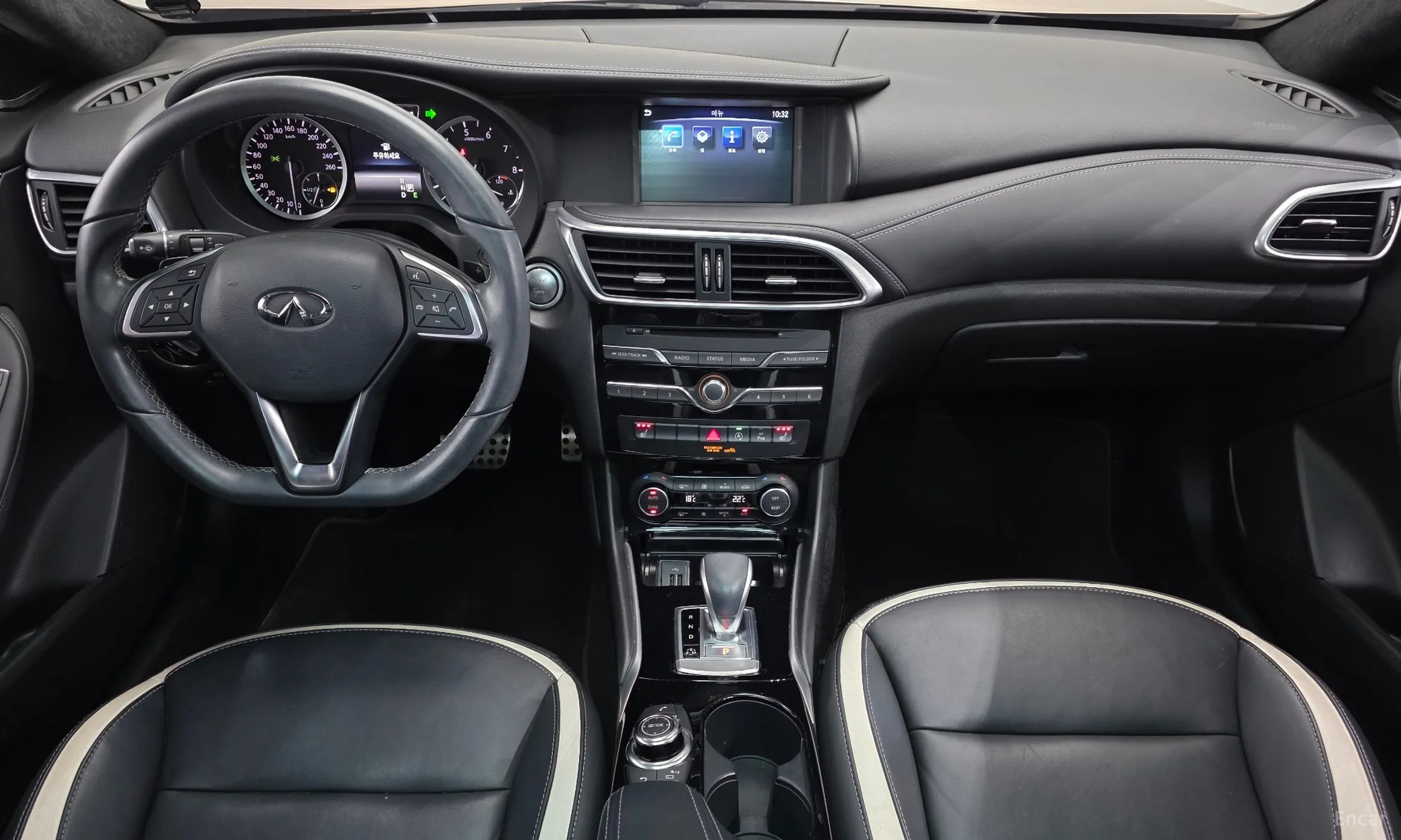 Infiniti Q30 превью 7
