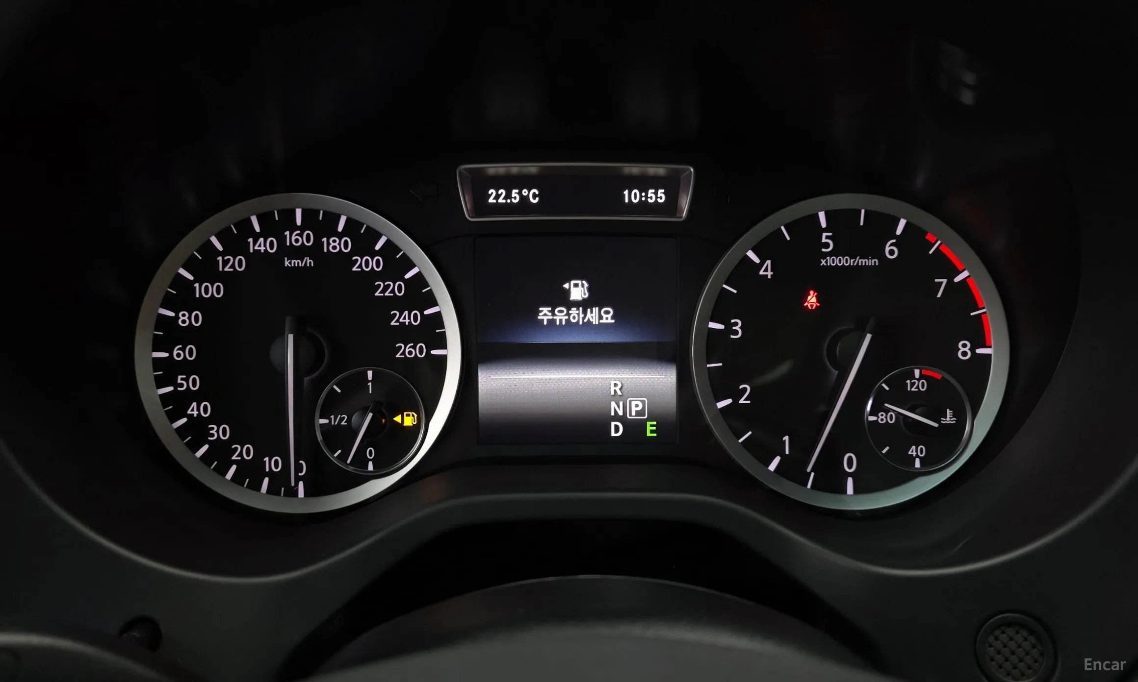Infiniti Q30 превью 8