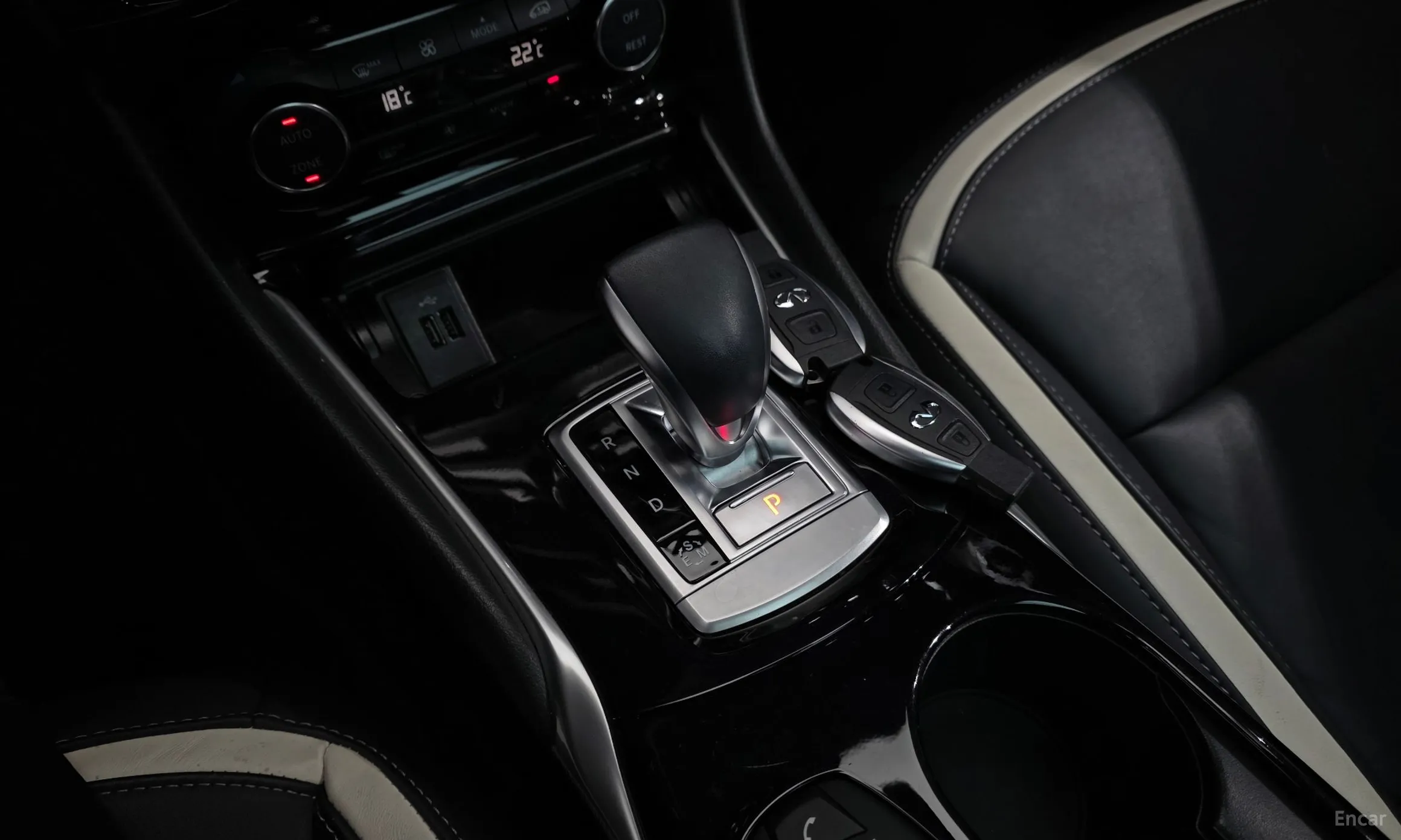 Infiniti Q30 превью 9