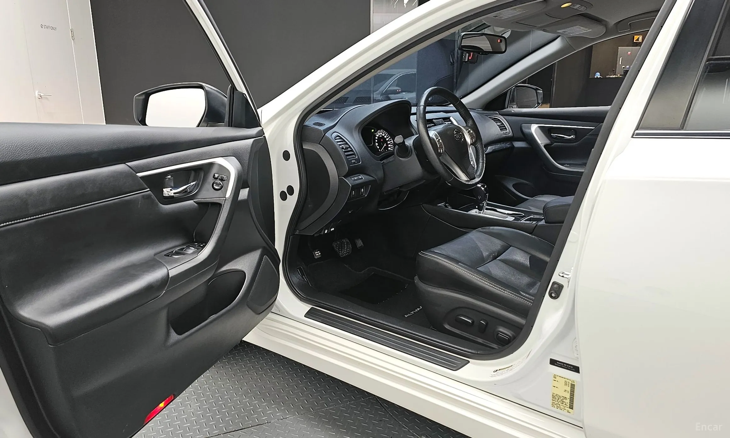 Nissan Altima превью 10