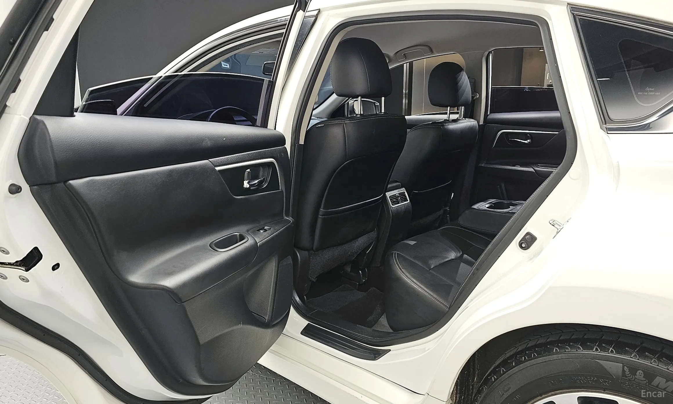 Nissan Altima превью 12