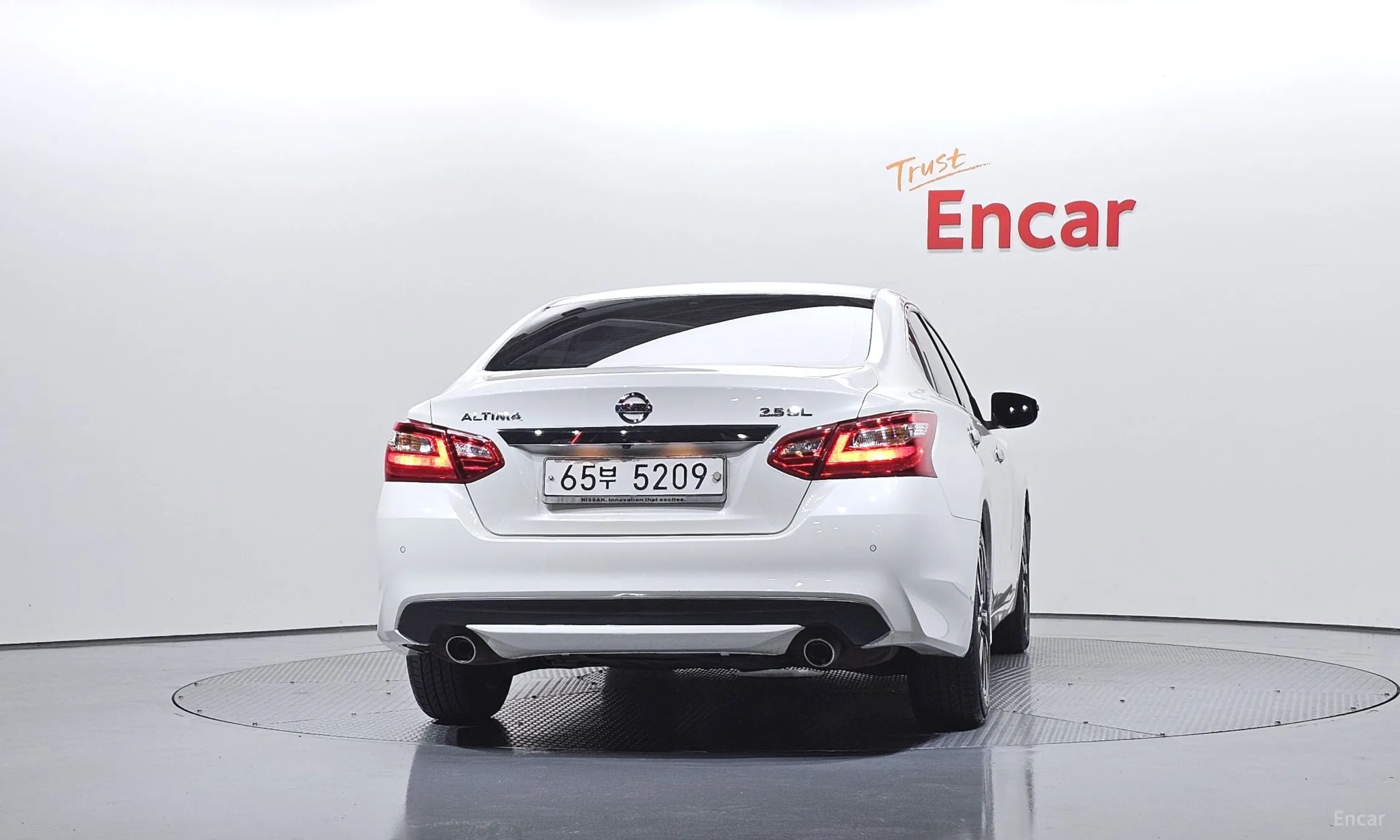 Nissan Altima превью 4