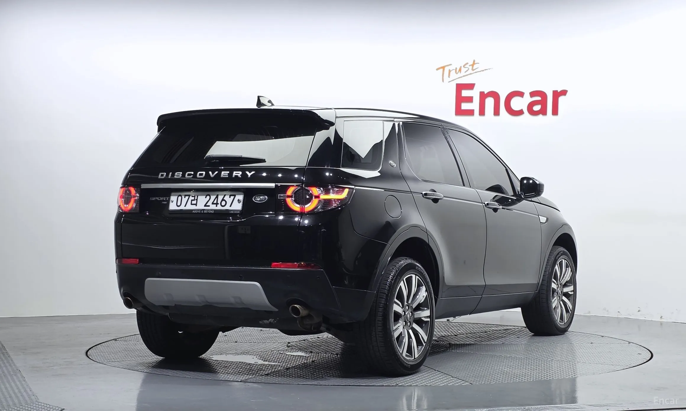 Land Rover Discovery Sports превью 2