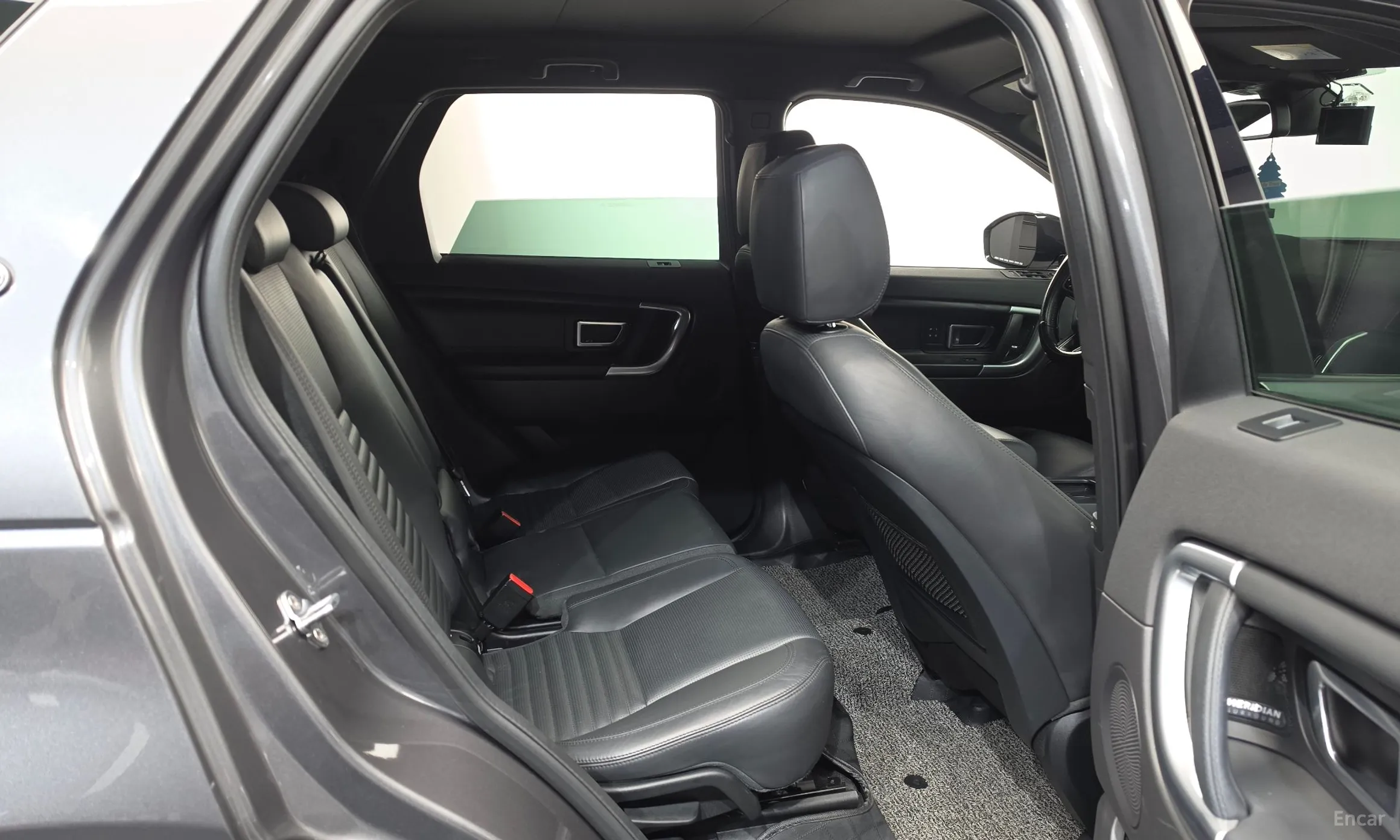 Land Rover Discovery Sports превью 11
