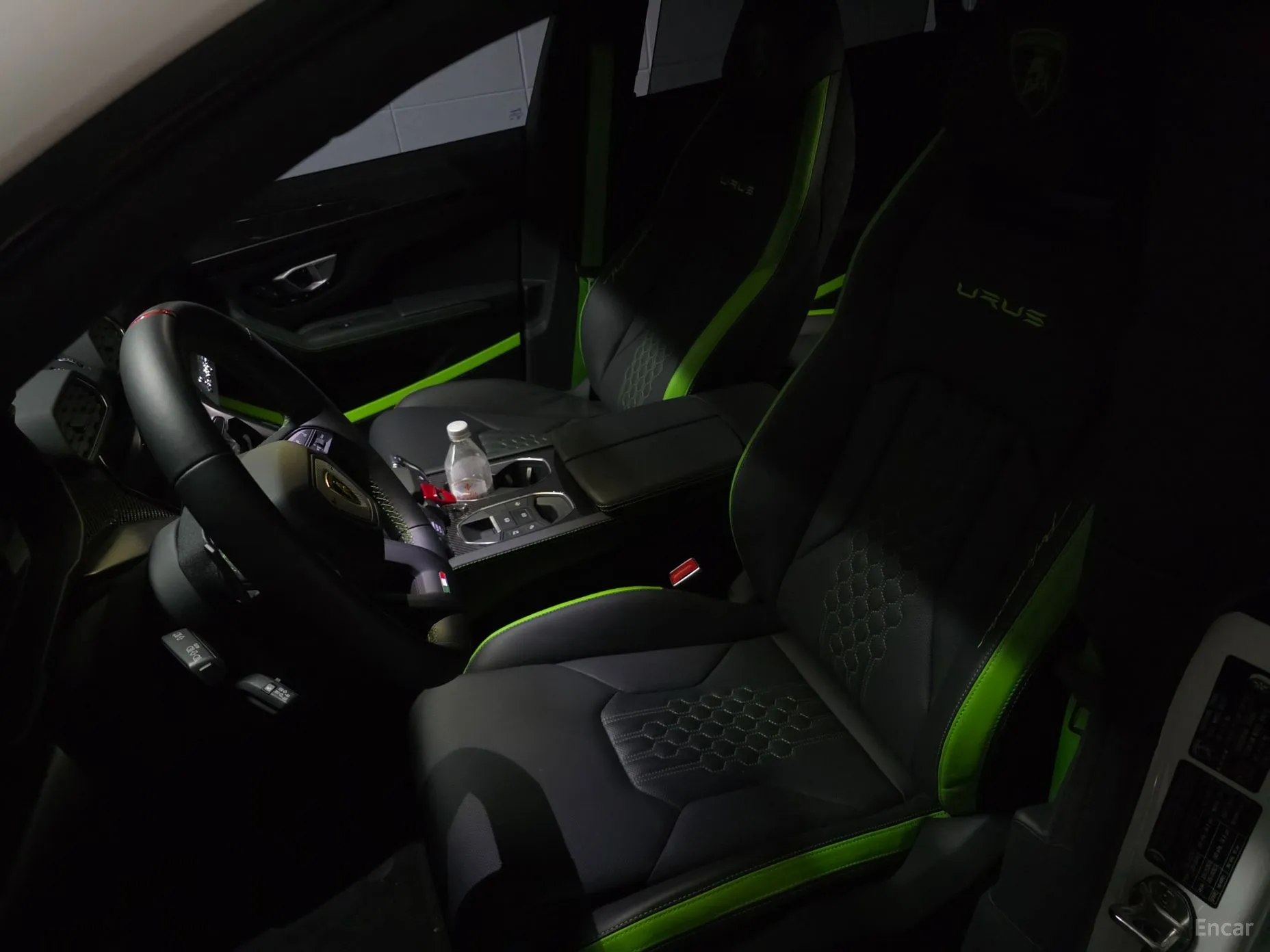 Lamborghini Urus превью 10