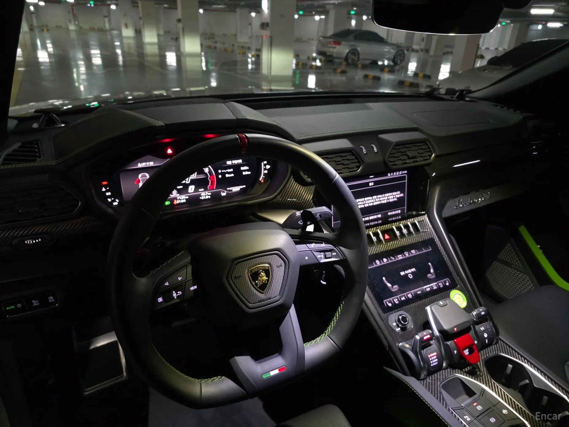 Lamborghini Urus превью 8