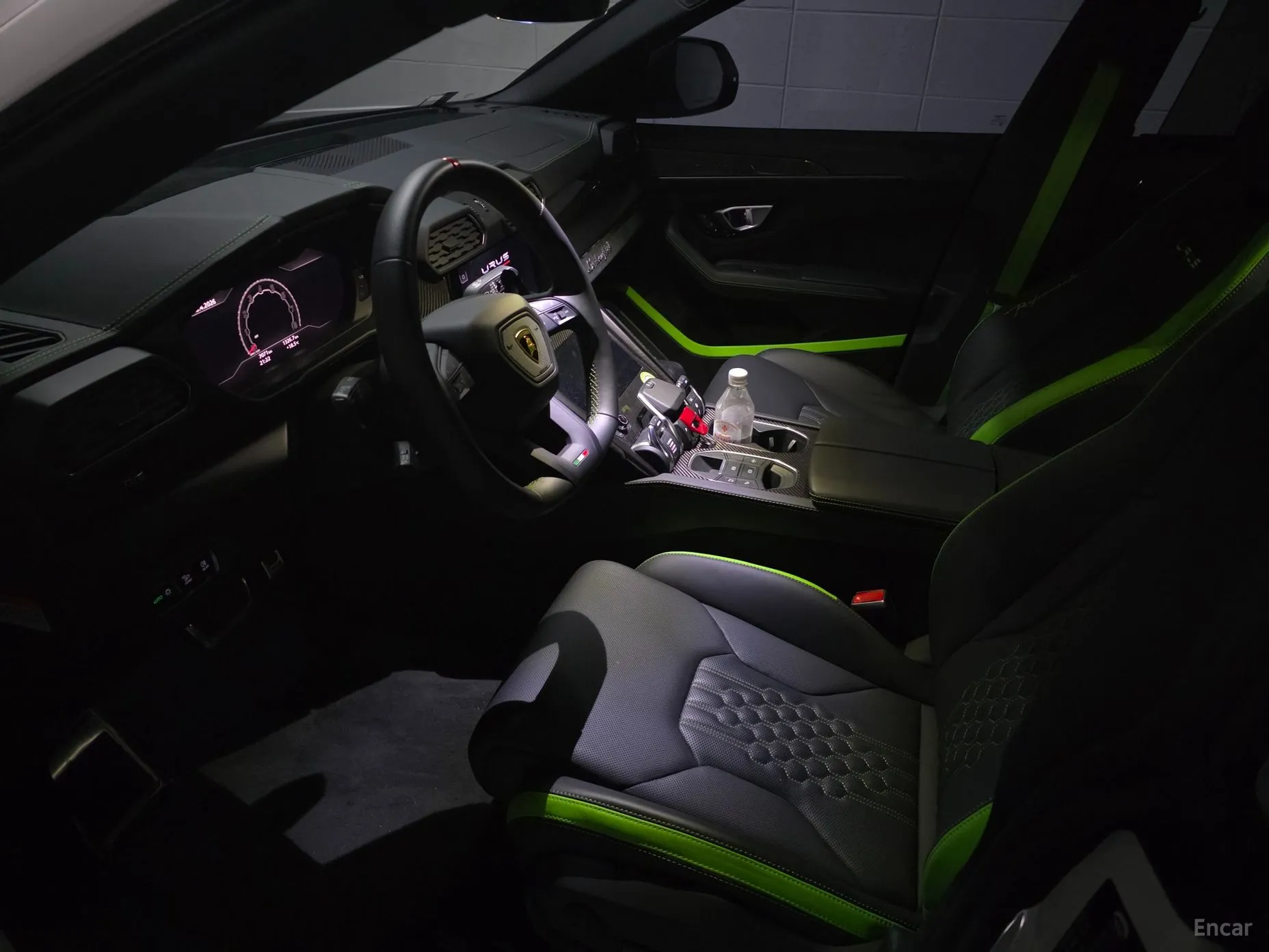 Lamborghini Urus превью 9