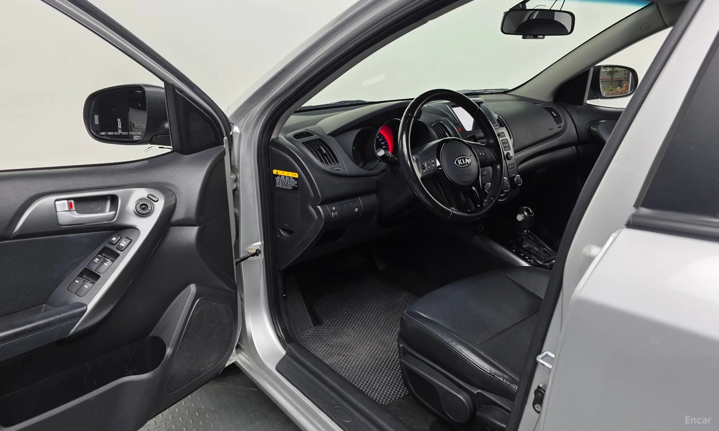 Kia Forte превью 10