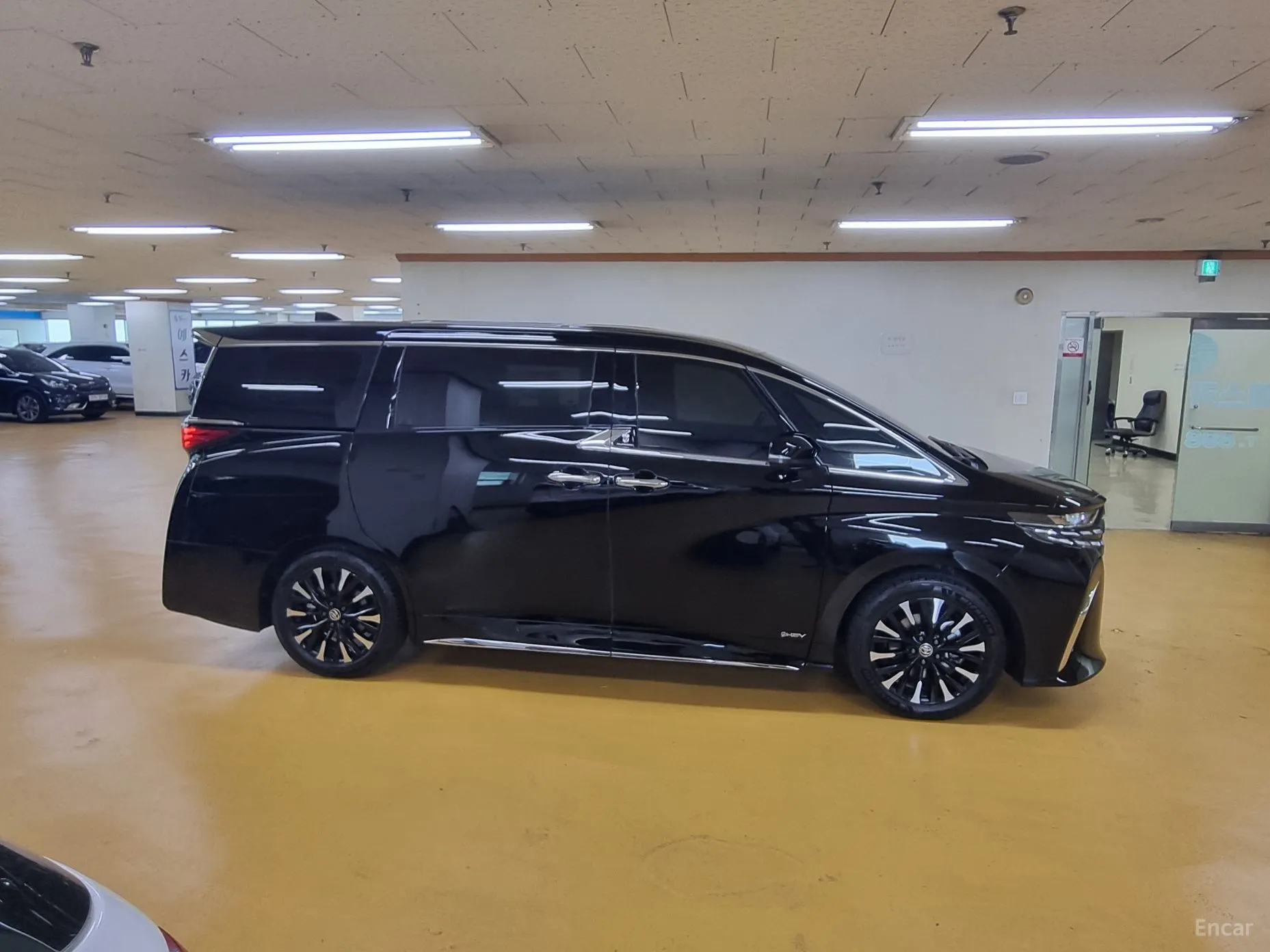 Toyota Alphard 4th Generation превью 5
