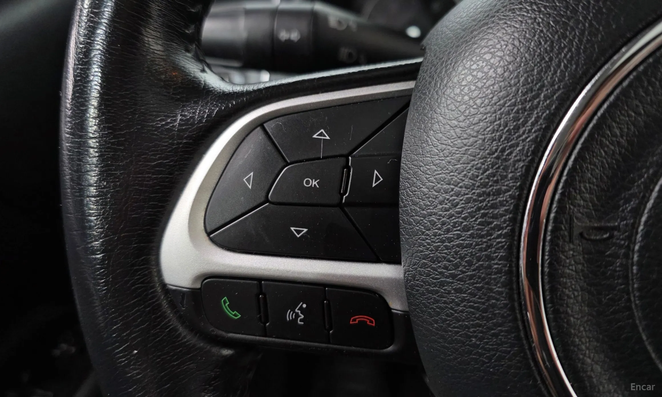 Jeep Renegade превью 14