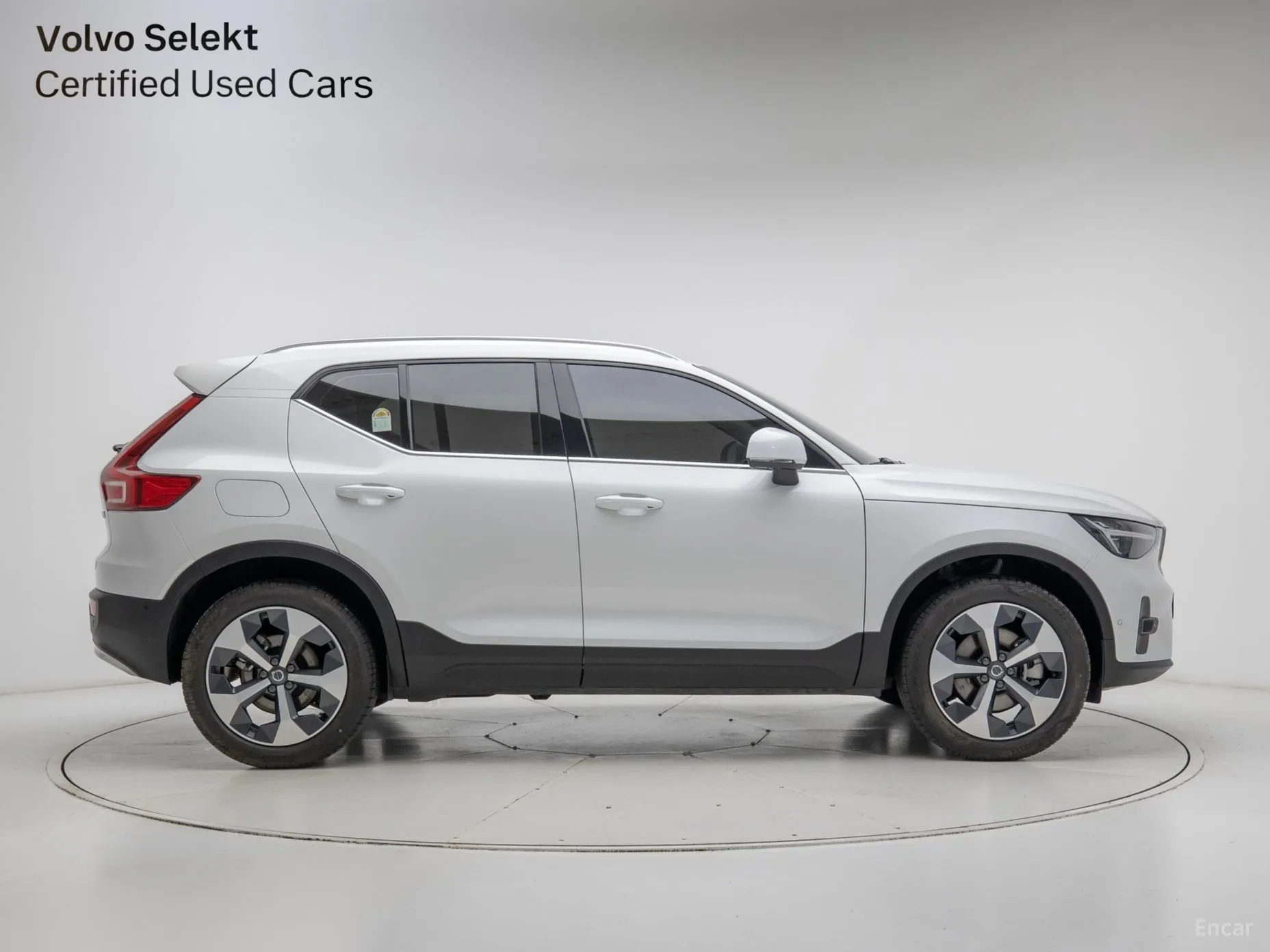 Volvo XC40 превью 3