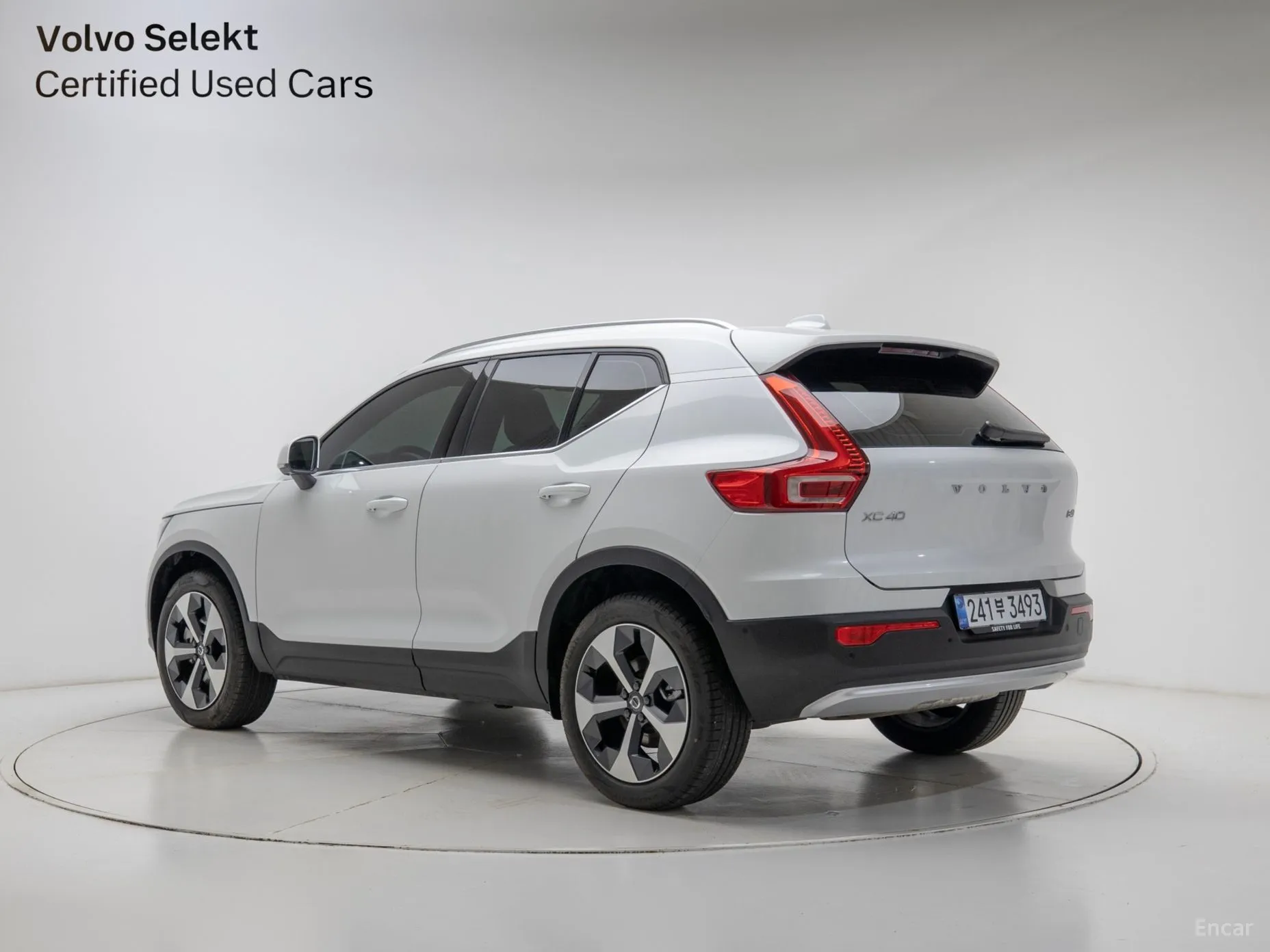 Volvo XC40 превью 4