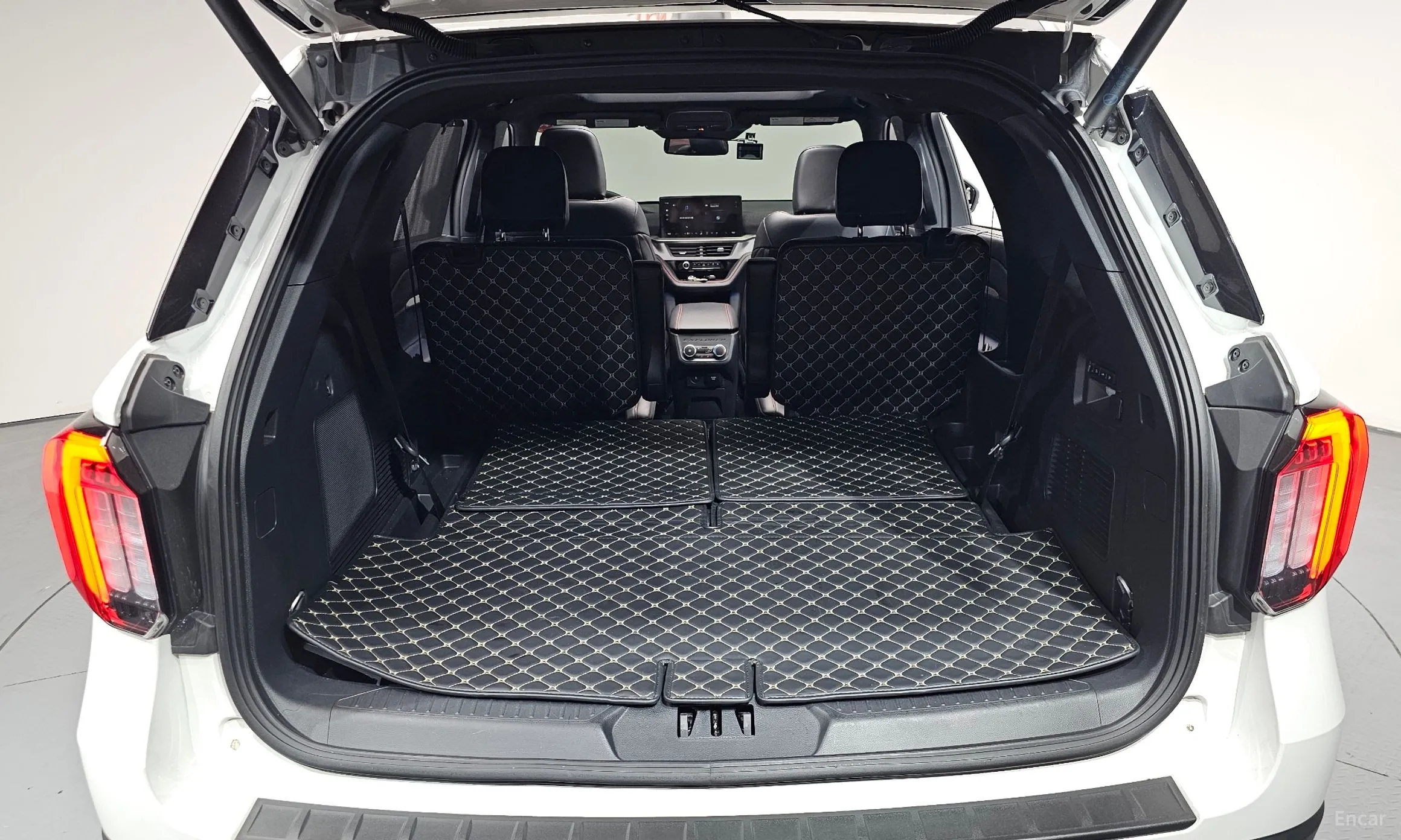 Ford Explorer 6th Generation превью 20