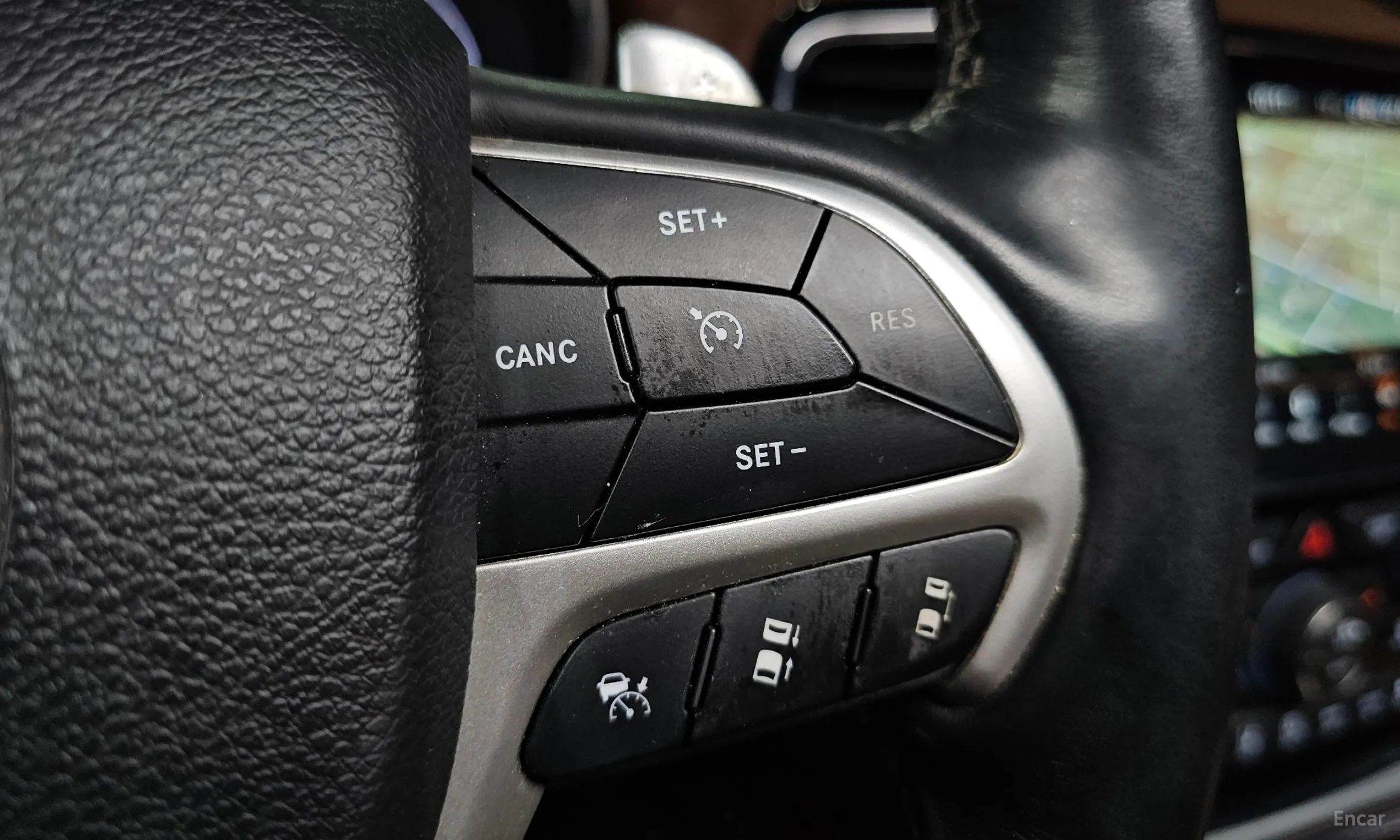 Jeep Grand Cherokee превью 10