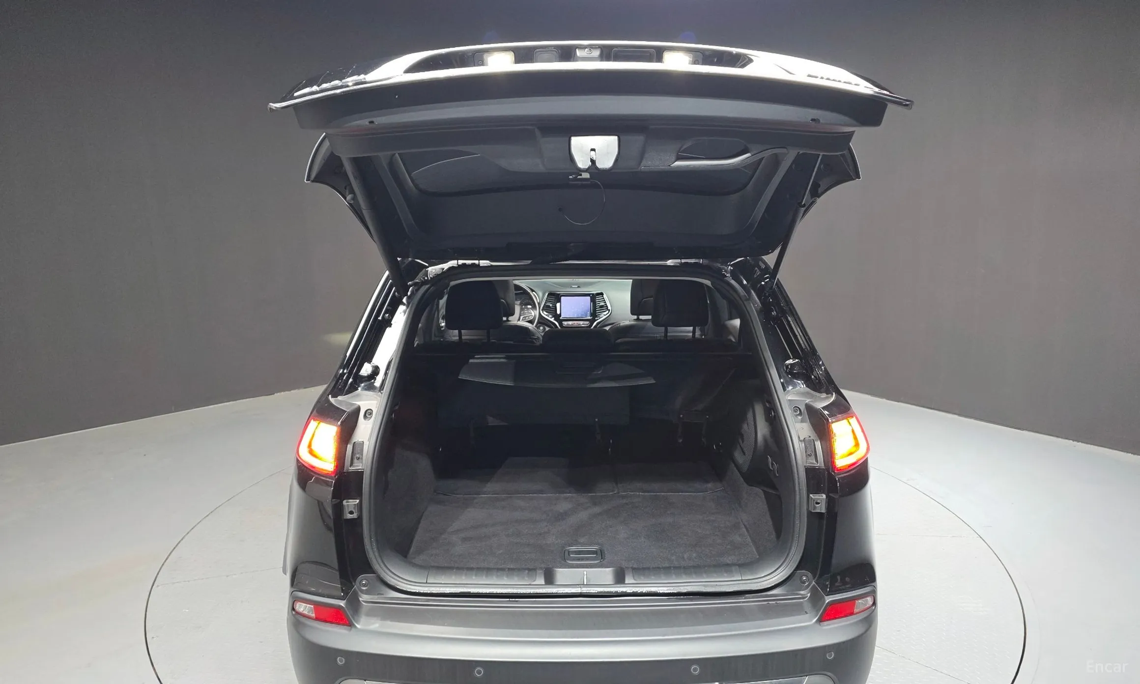 Jeep Cherokee (KL) превью 16
