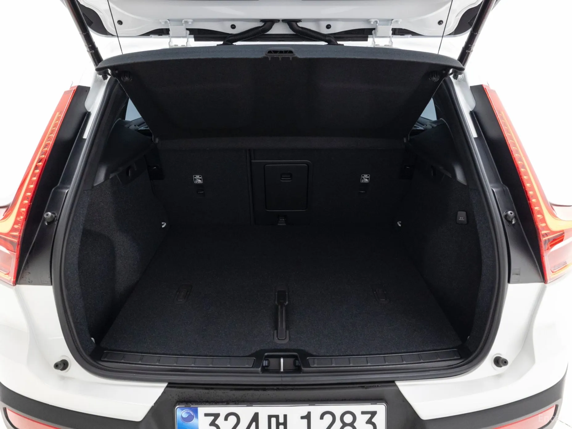 Volvo XC40 превью 17