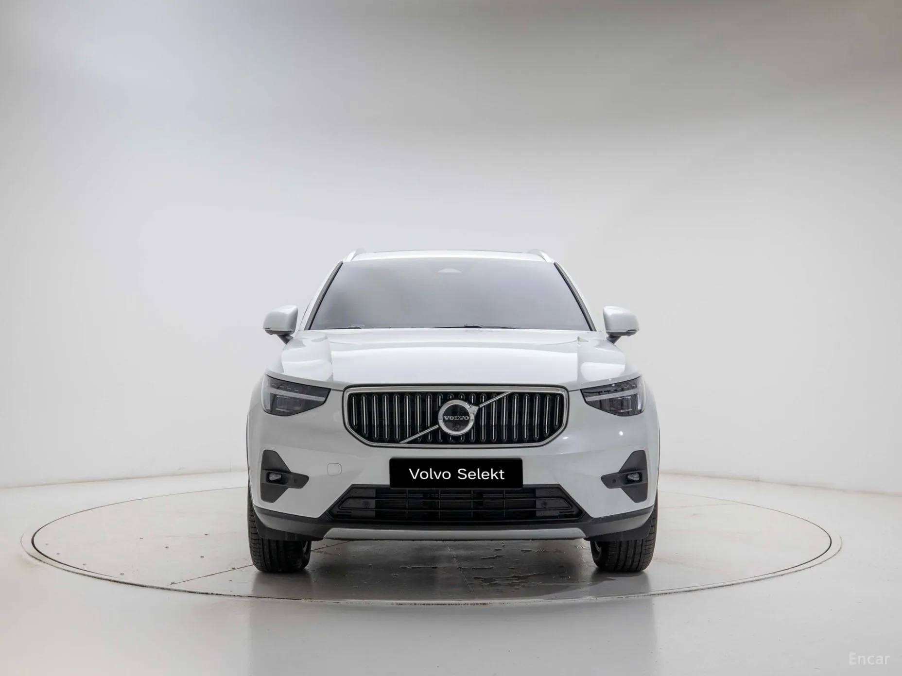 Volvo XC40 превью 3