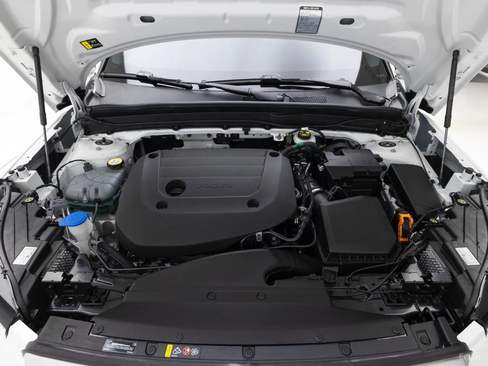 Volvo XC40 превью 6