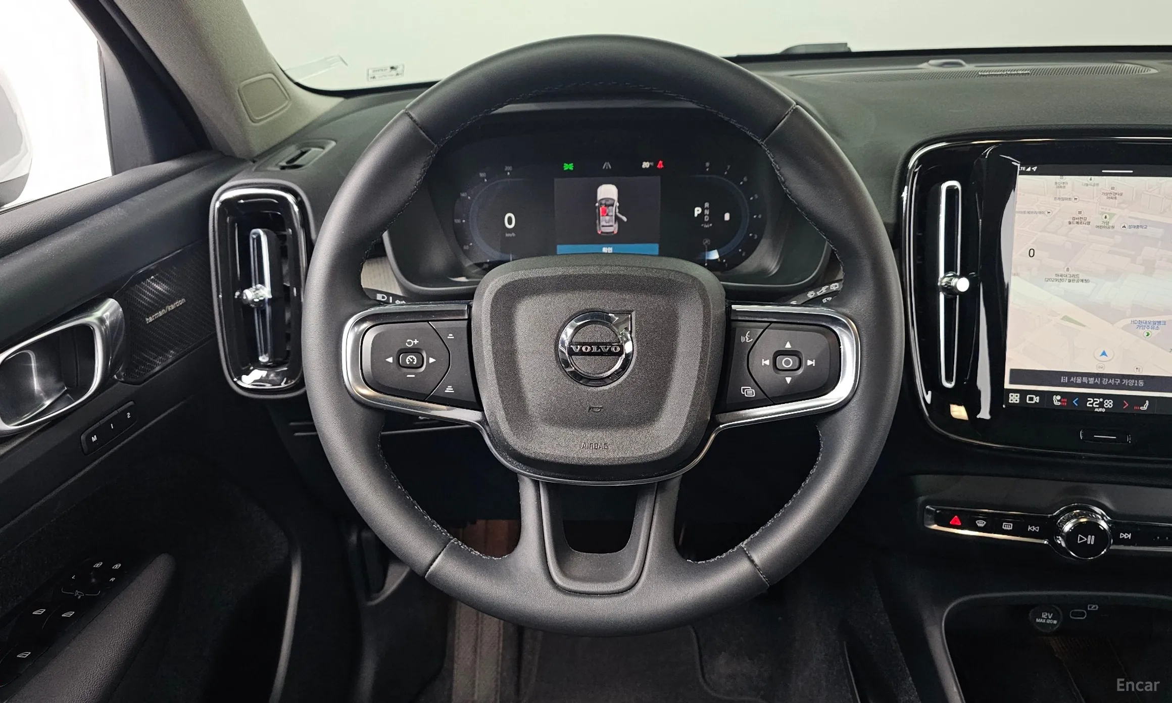 Volvo XC40 превью 13