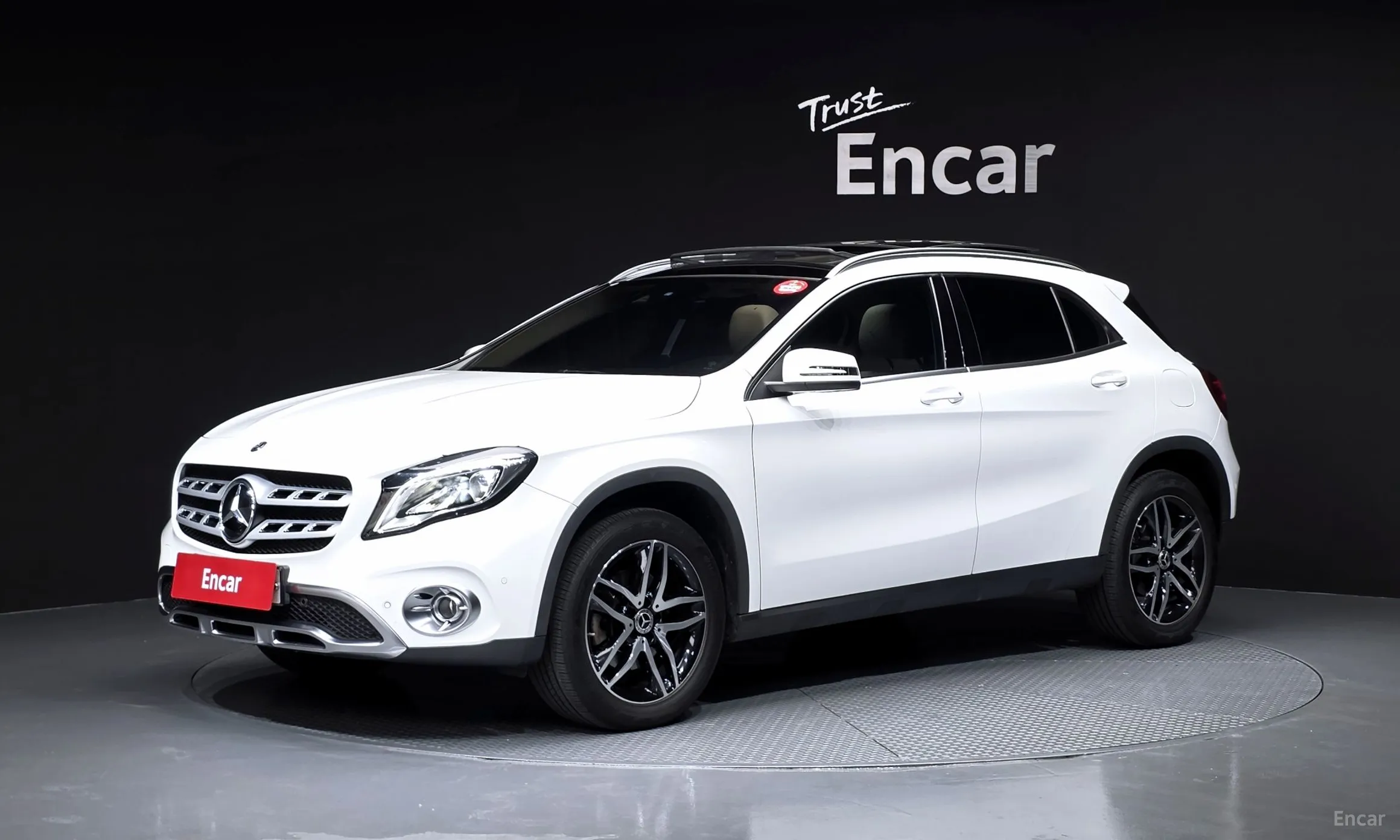 Mercedes Benz GLA-Class X156