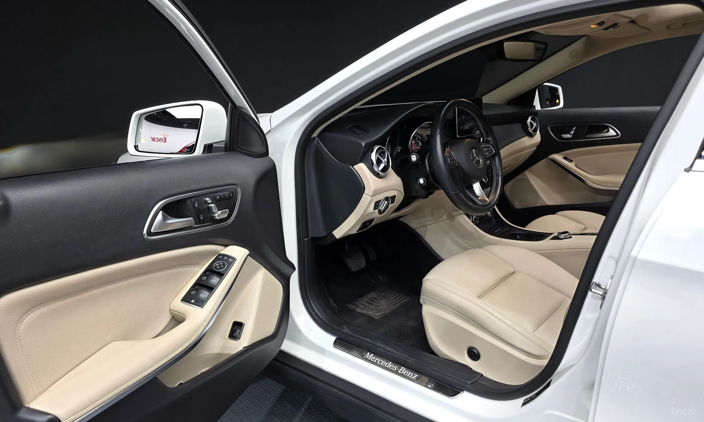 Mercedes Benz GLA-Class X156 превью 10