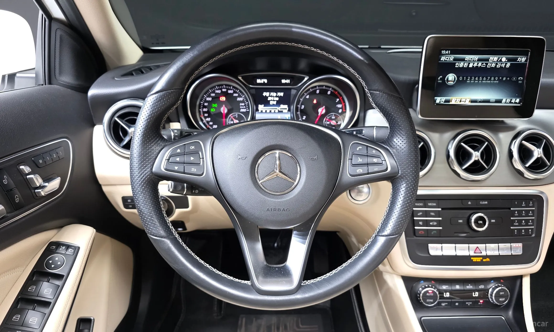 Mercedes Benz GLA-Class X156 превью 12
