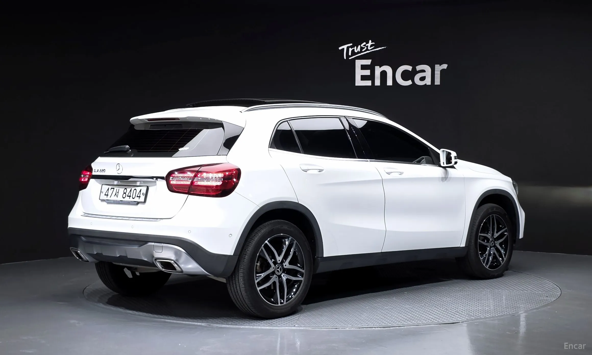 Mercedes Benz GLA-Class X156