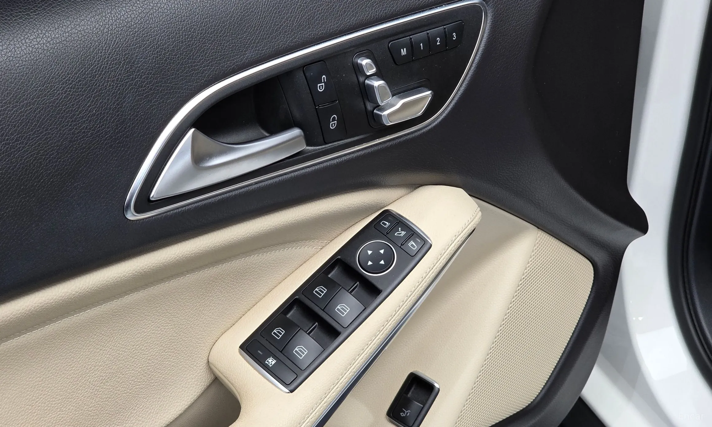 Mercedes Benz GLA-Class X156 превью 16