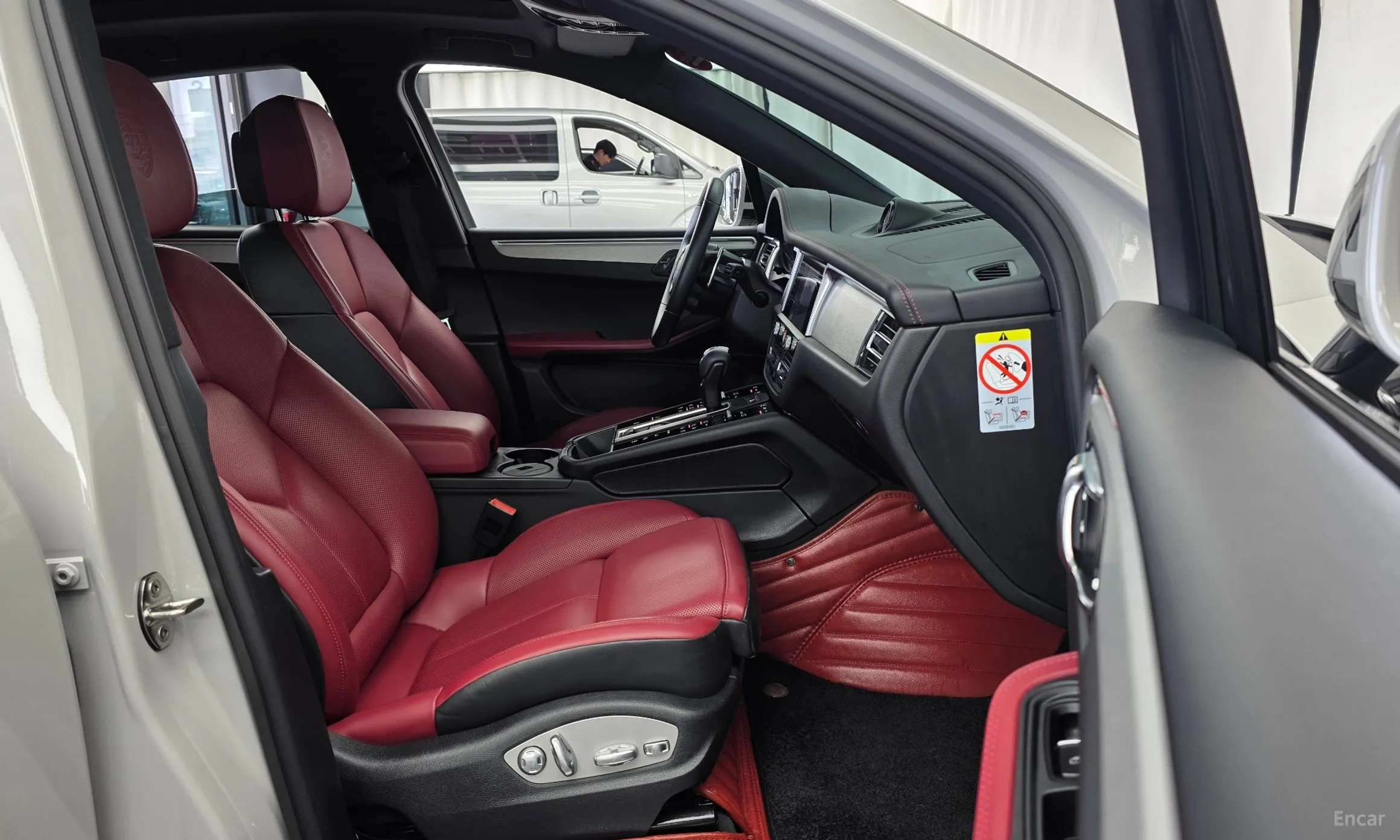 Porsche Macan превью 11