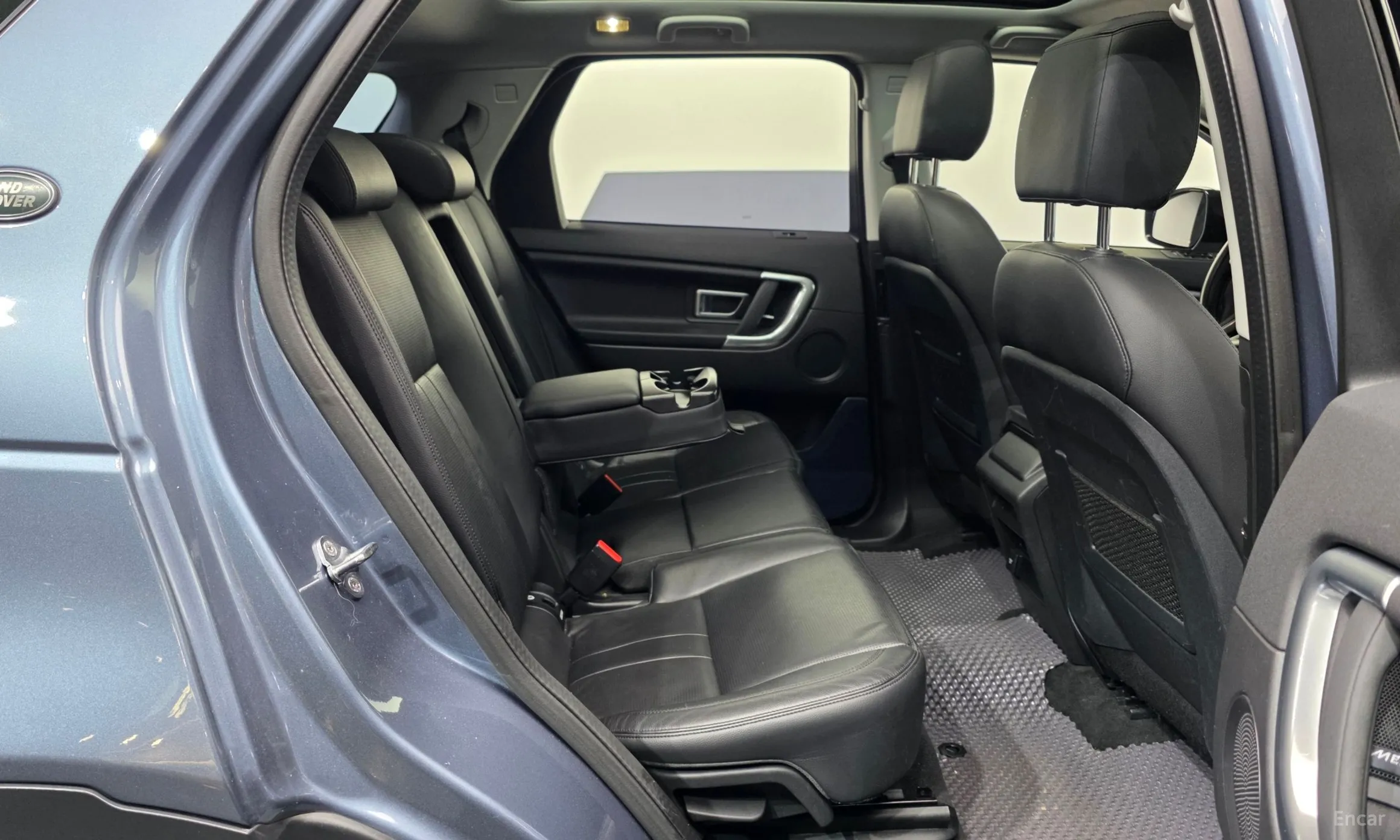 Land Rover Discovery Sports превью 12