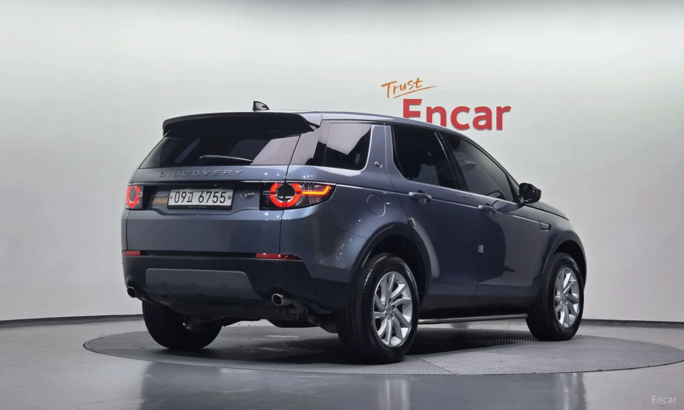 Land Rover Discovery Sports превью 2