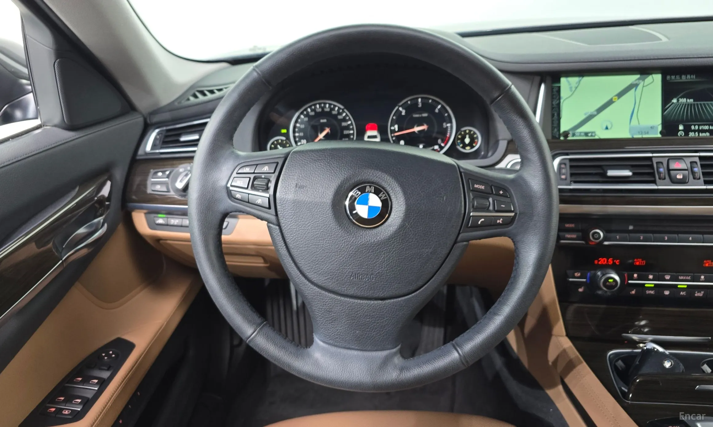 BMW 7 Series (F01) превью 13