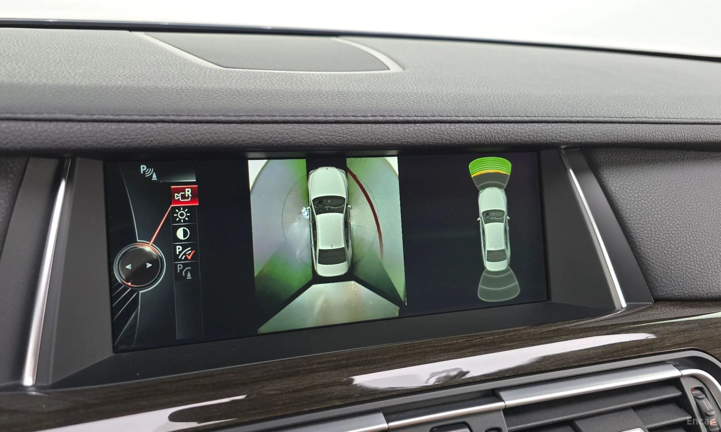 BMW 7 Series (F01) превью 14