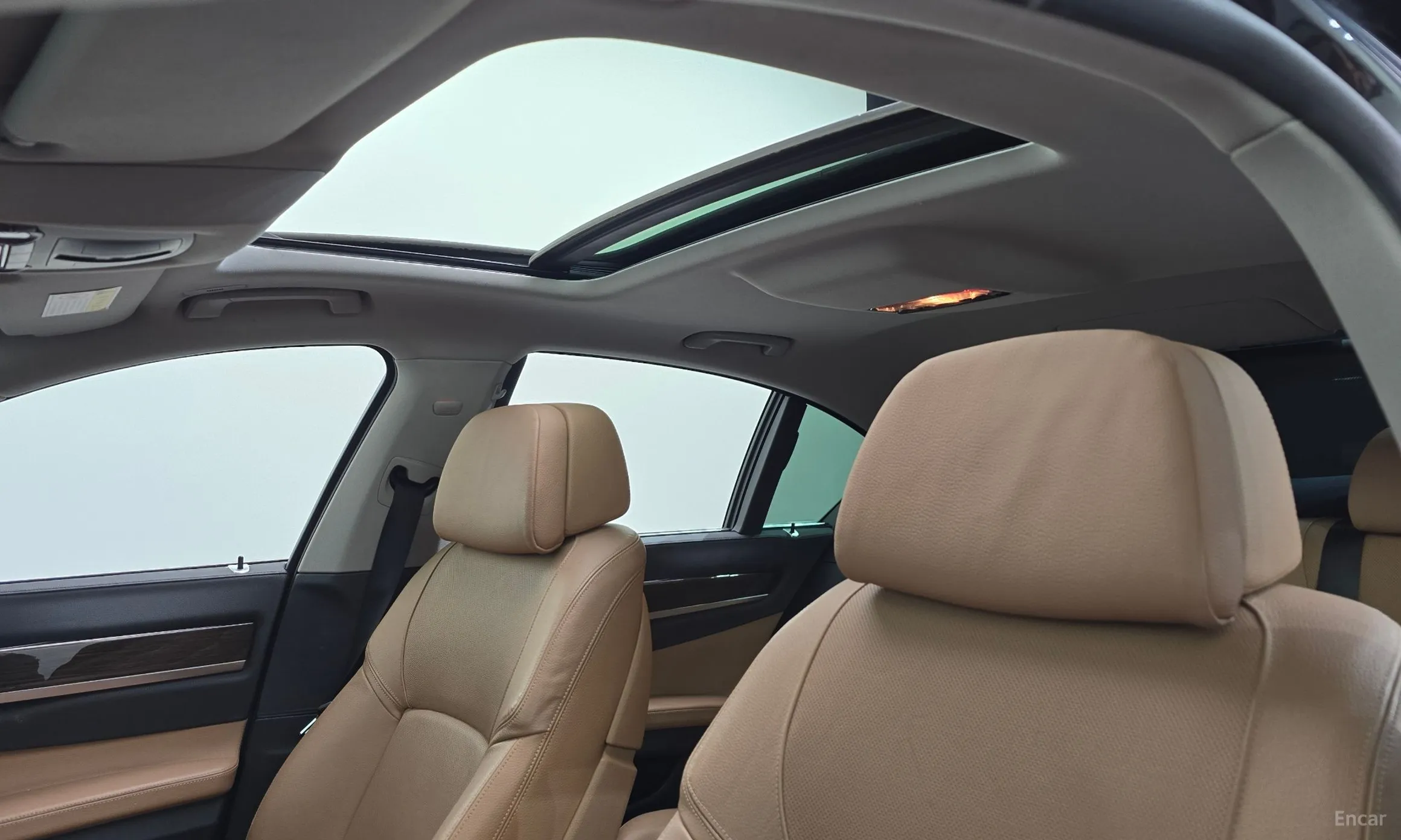 BMW 7 Series (F01) превью 18